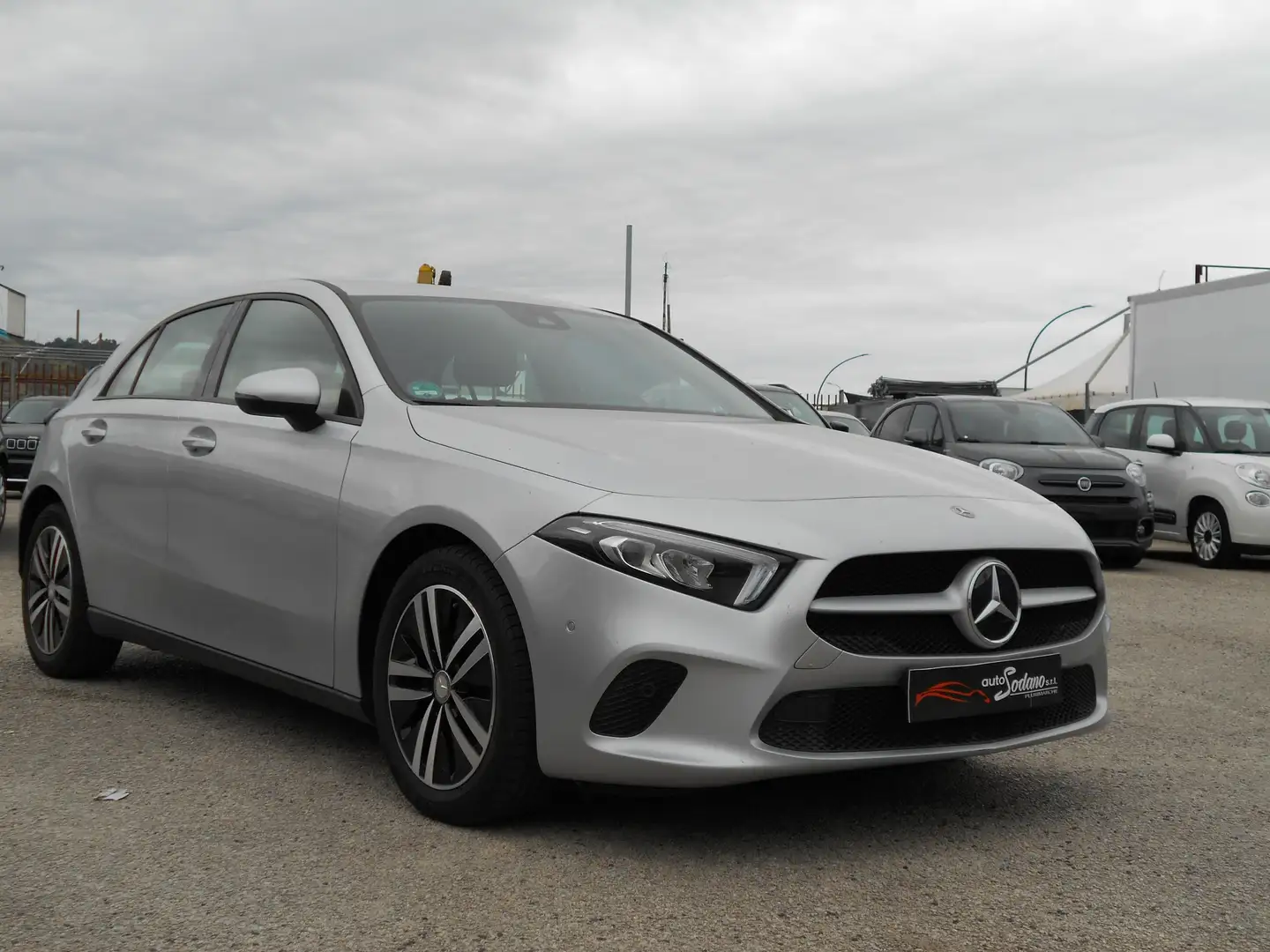 Mercedes-Benz A 180 sport Plateado - 2