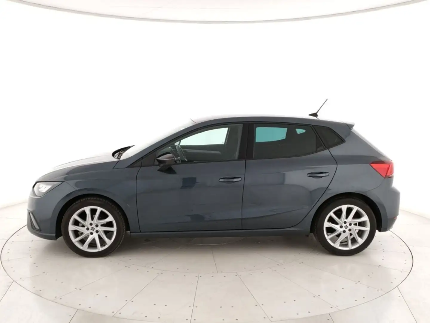 SEAT Ibiza 1.0 ecotsi FR 95cv Grigio - 2
