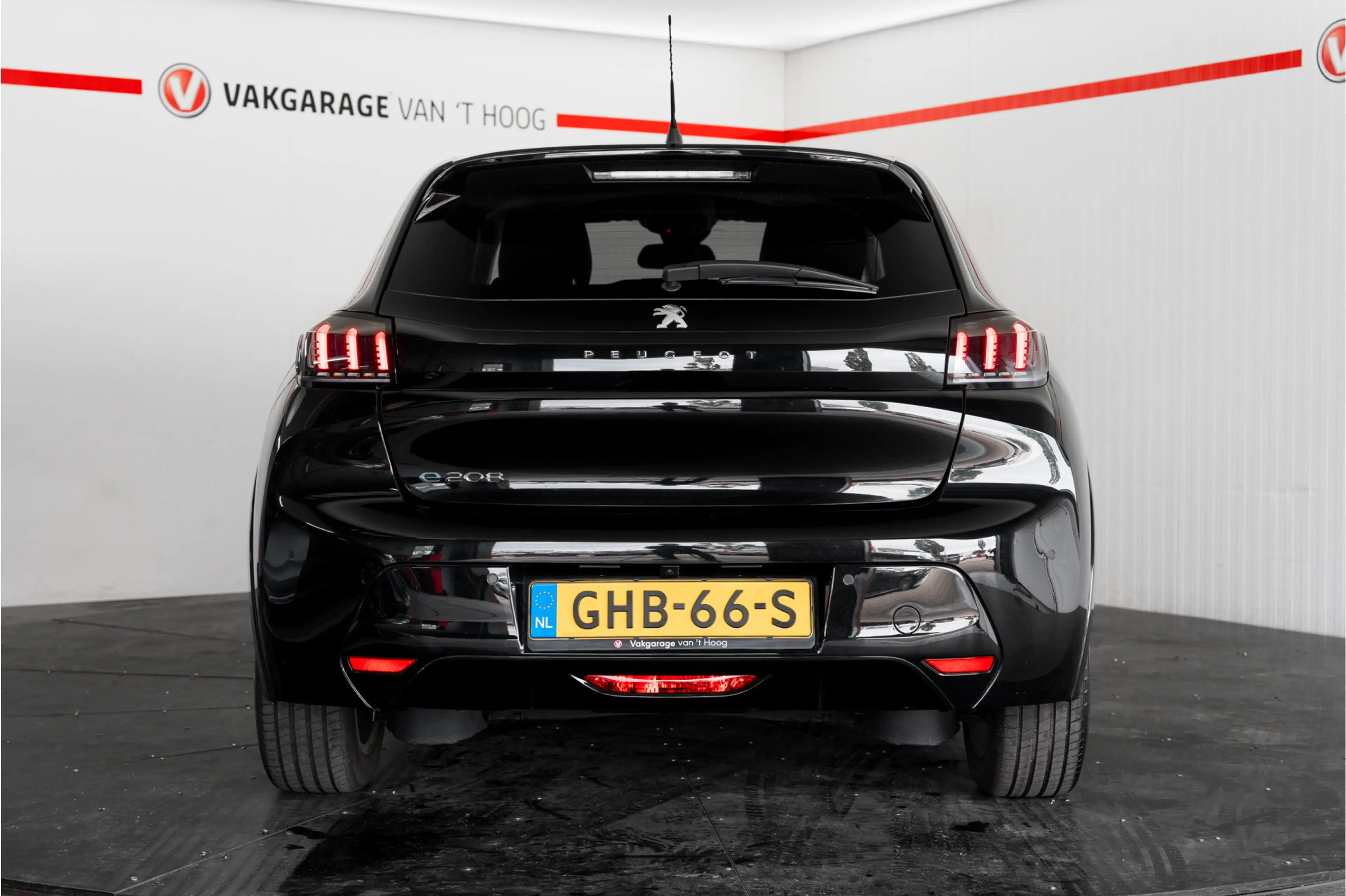 Peugeot e-208 EV Allure 50 kWh 3-fase|Camera|Applecarplay — photo 10