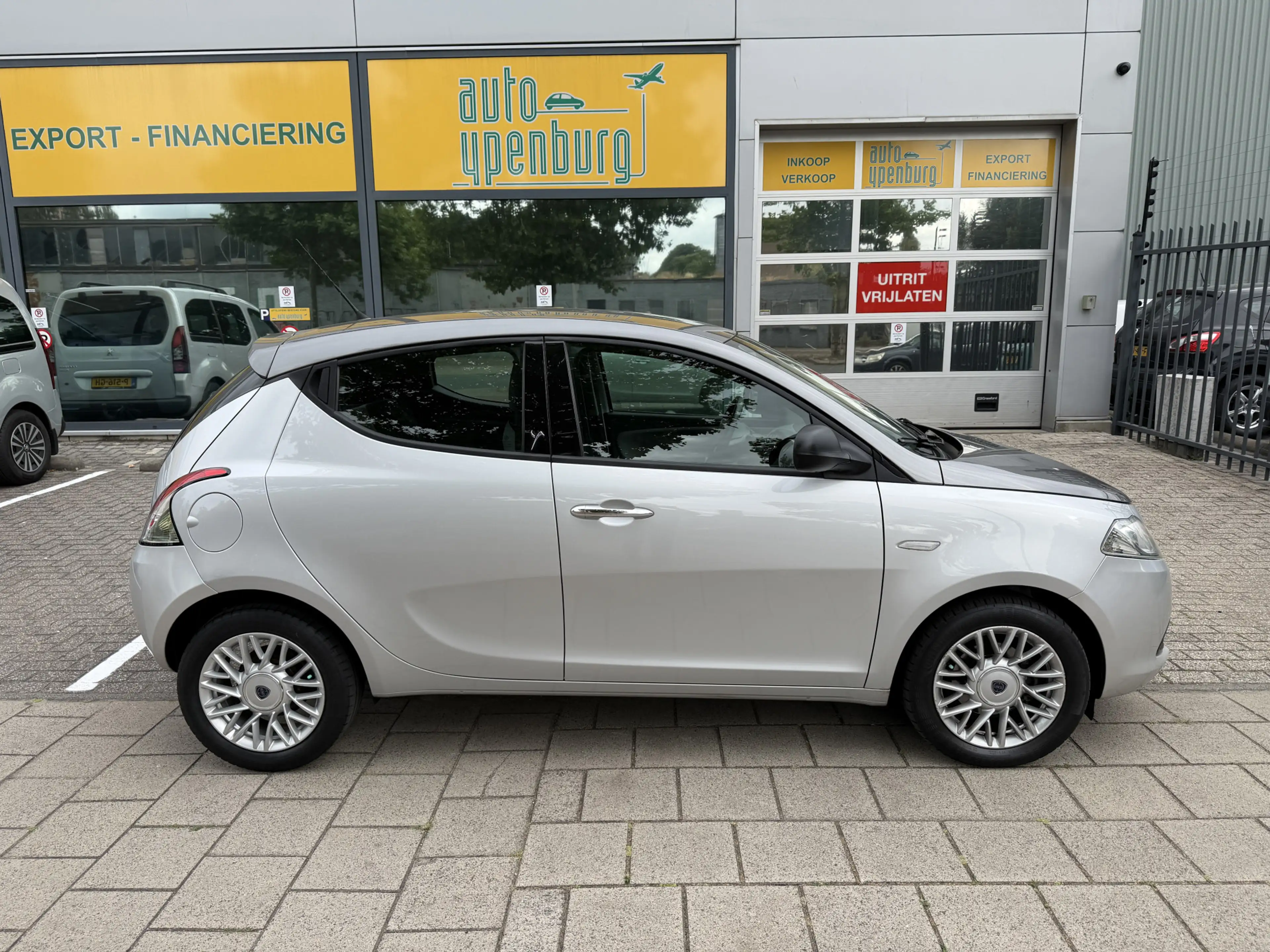Lancia Ypsilon 0.9 TwinAir Silver Plus * 50.854 Km * Two Tone Col — photo 10