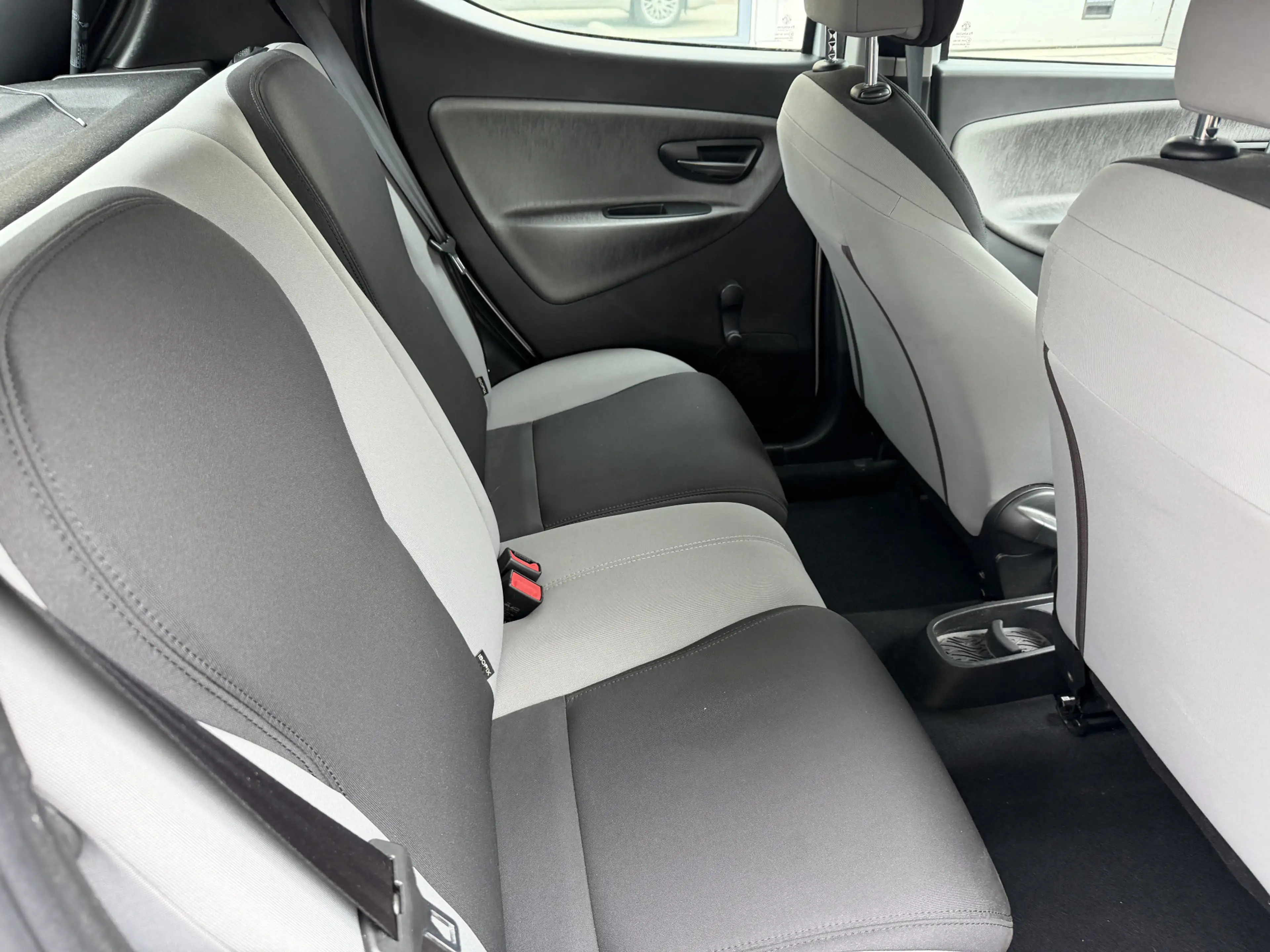 Lancia Ypsilon 0.9 TwinAir Silver Plus * 50.854 Km * Two Tone Col — photo 13