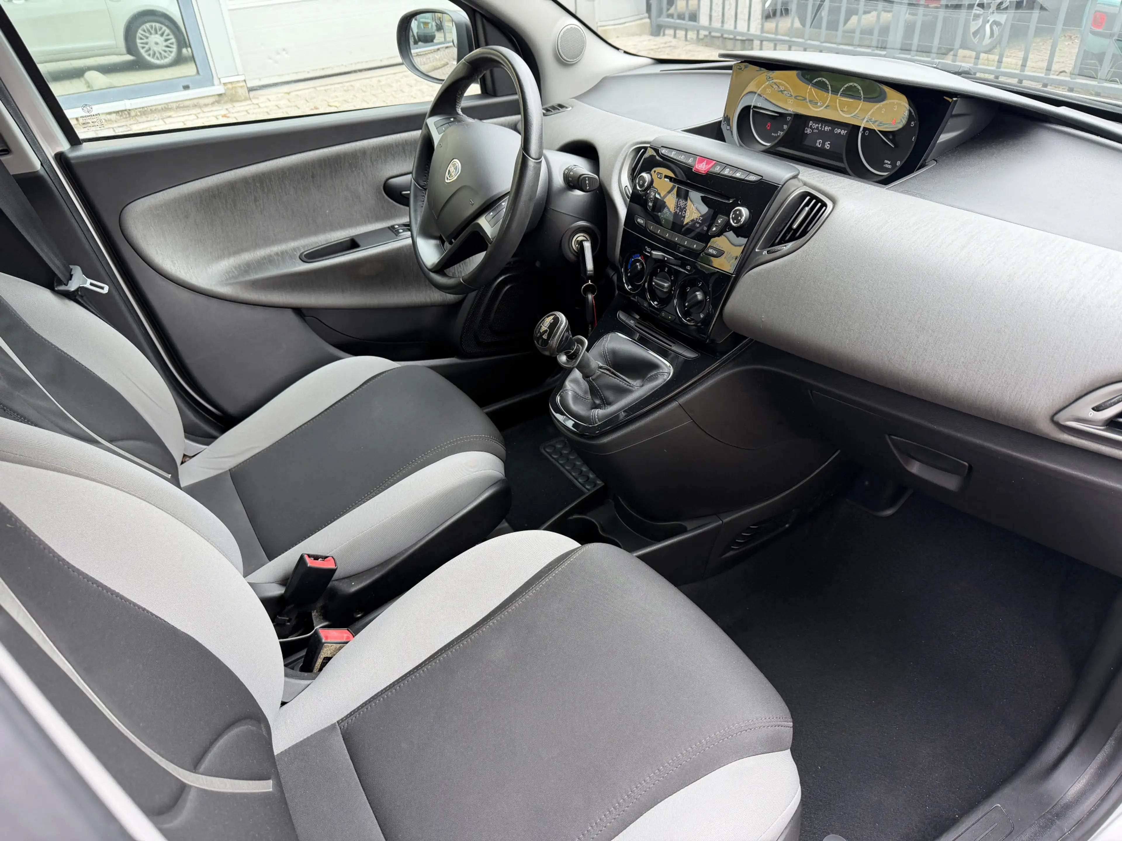 Lancia Ypsilon 0.9 TwinAir Silver Plus * 50.854 Km * Two Tone Col — photo 5