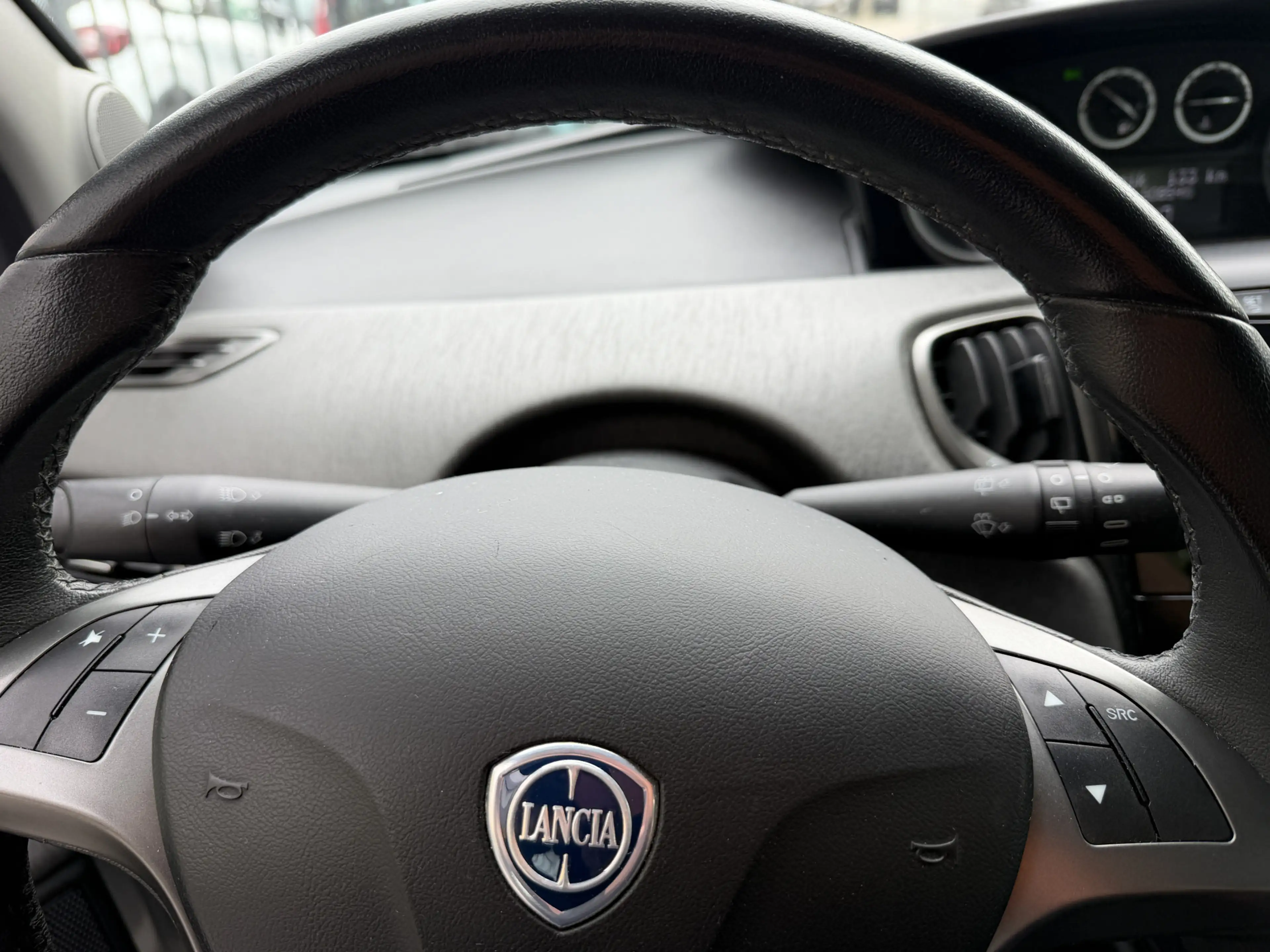 Lancia Ypsilon 0.9 TwinAir Silver Plus * 50.854 Km * Two Tone Col — photo 11