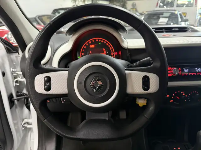 Renault Twingo view 11