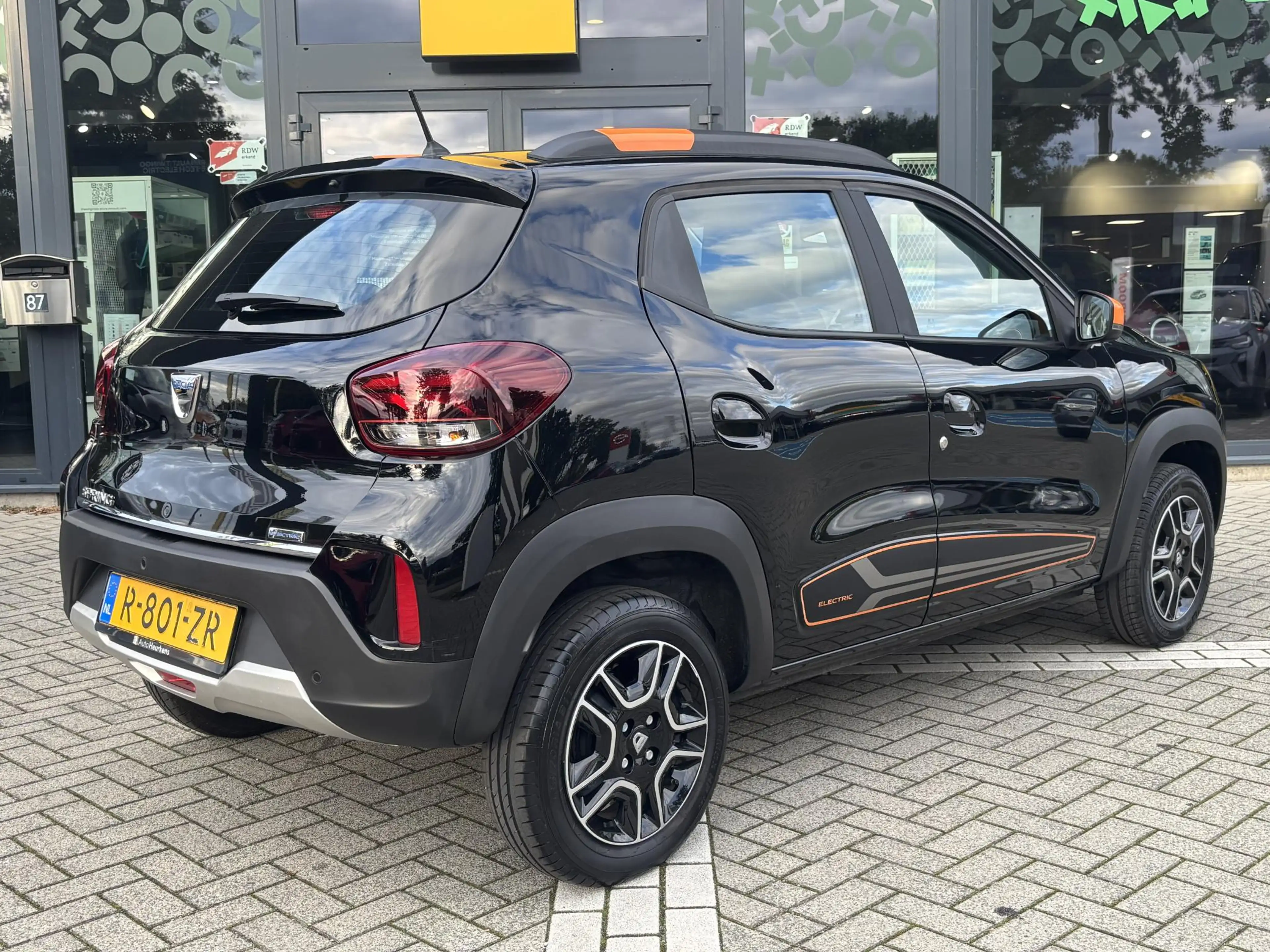 Dacia Spring Comfort Plus 27 kWh | Dealeronderhouden | NL Auto — photo 4