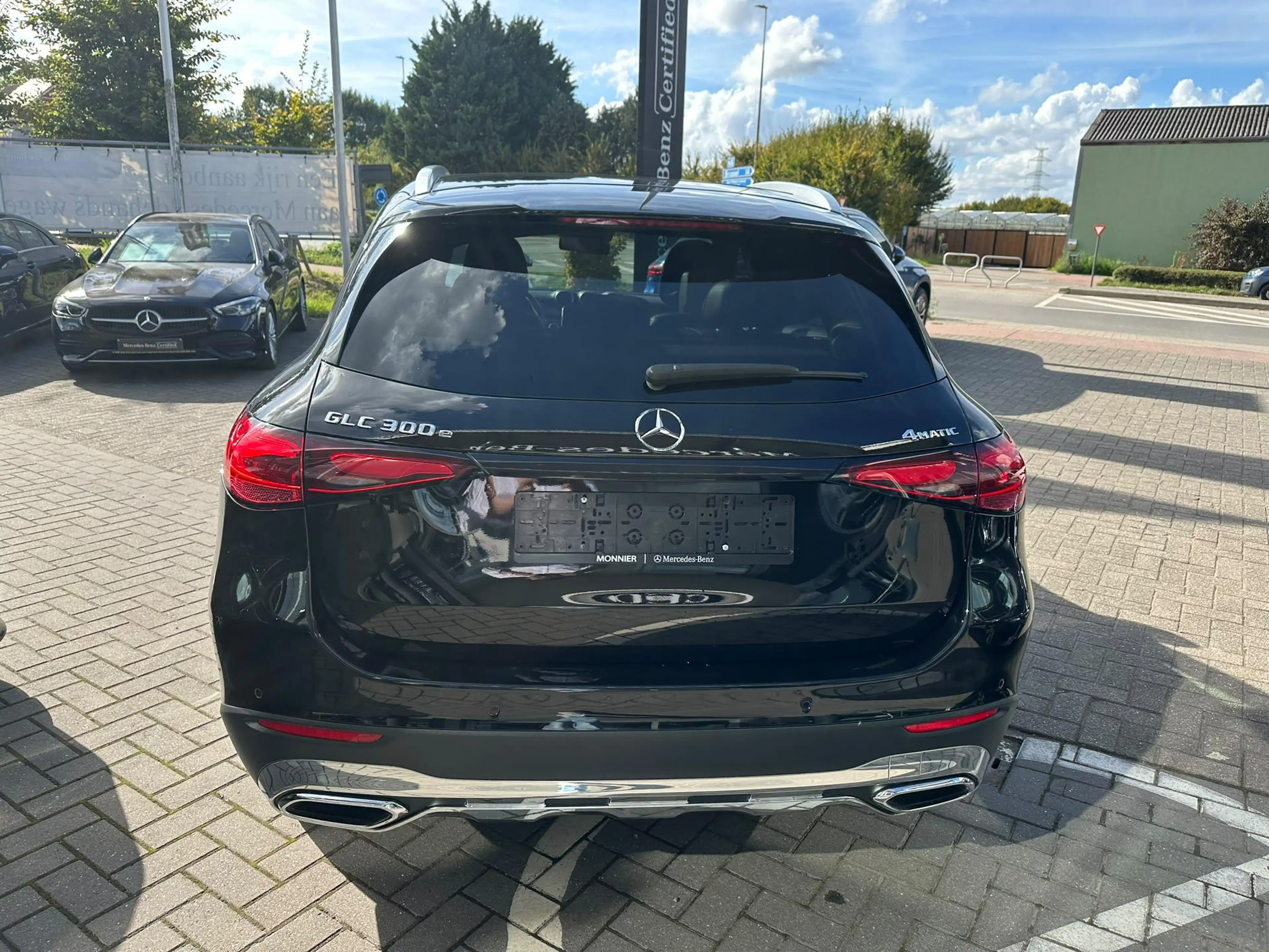 Mercedes-Benz GLC 300 GLC e 4MATIC Luxury Line — photo 4