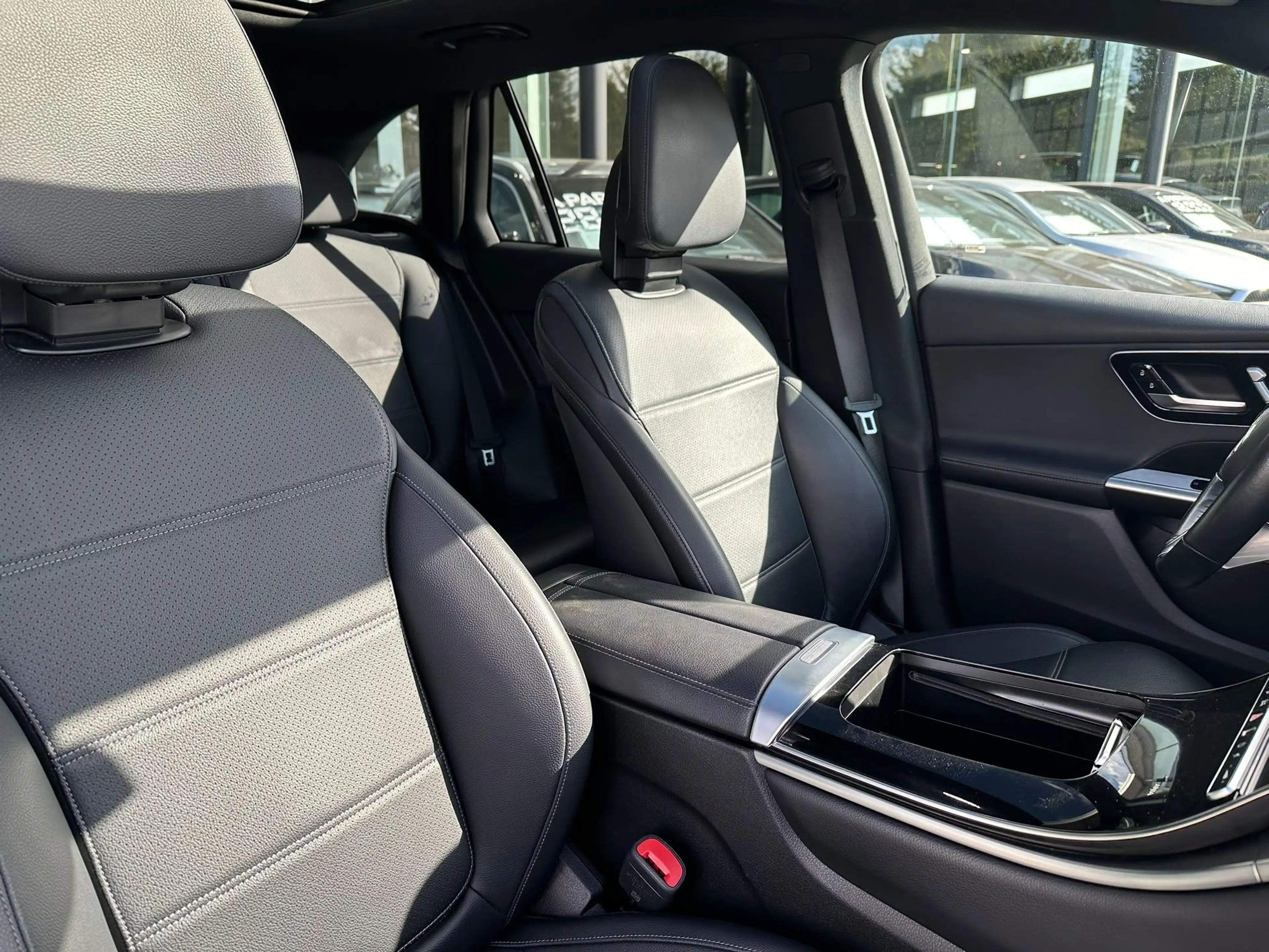 Mercedes-Benz GLC 300 GLC e 4MATIC Luxury Line — photo 15