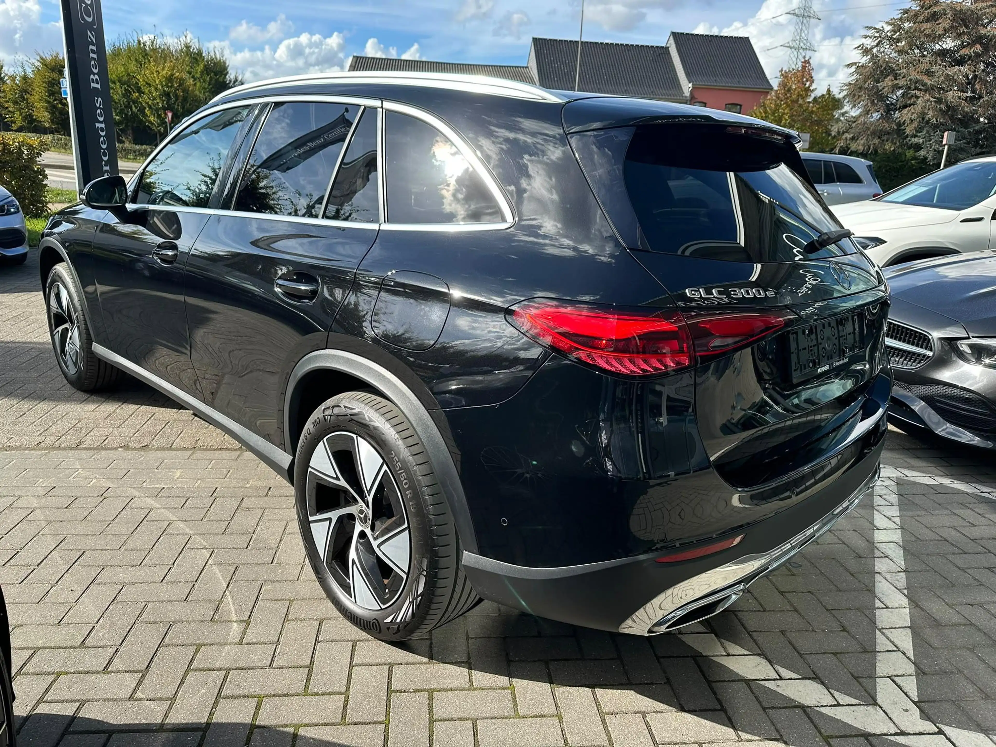 Mercedes-Benz GLC 300 GLC e 4MATIC Luxury Line — photo 3