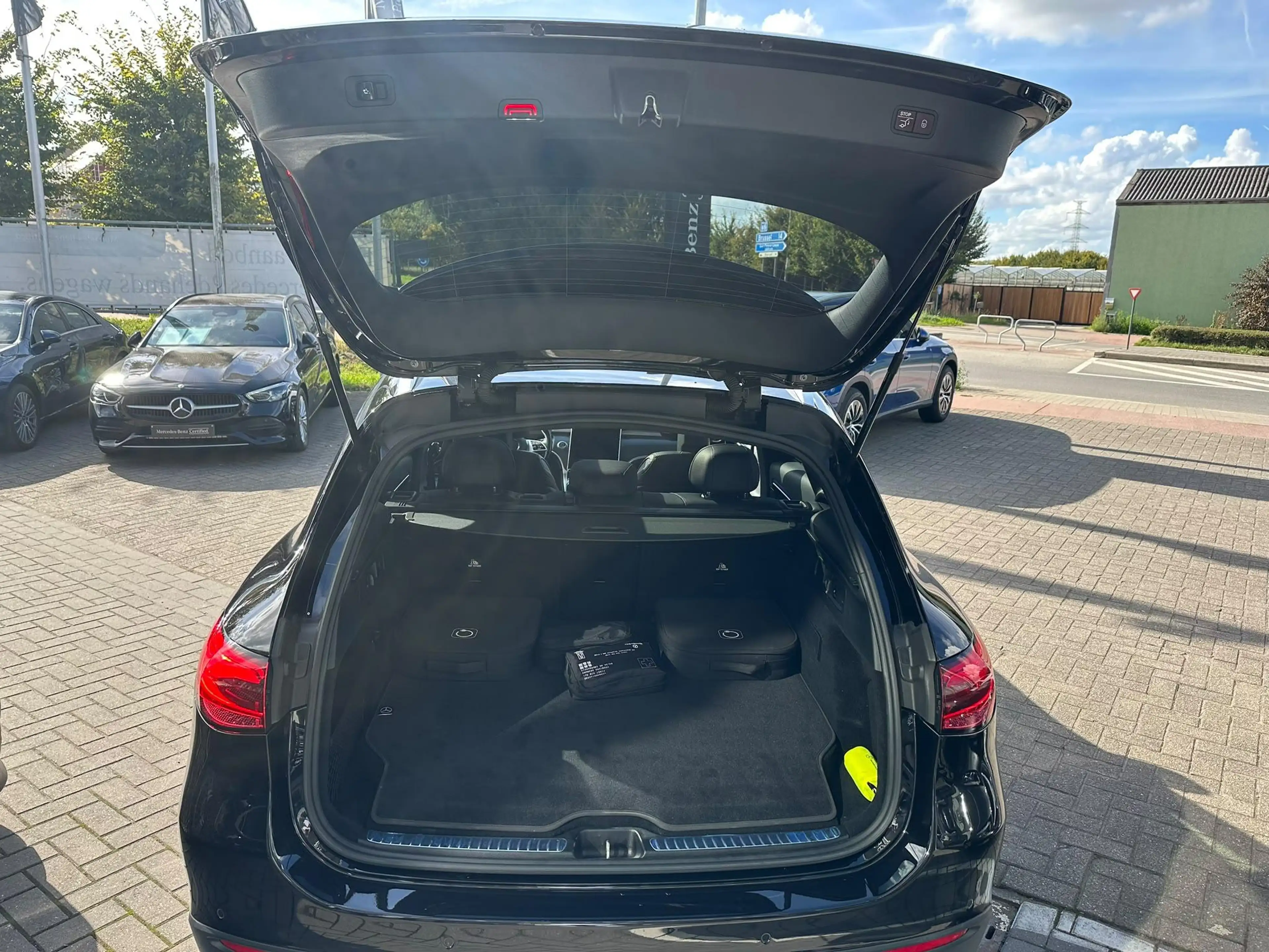 Mercedes-Benz GLC 300 GLC e 4MATIC Luxury Line — photo 9
