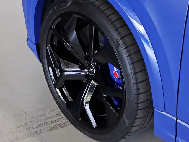 Audi RS Q8 view 20