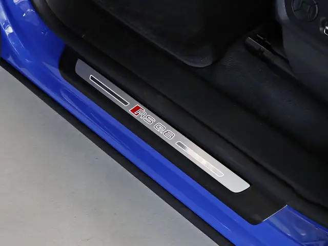 Audi RS Q8 view 22
