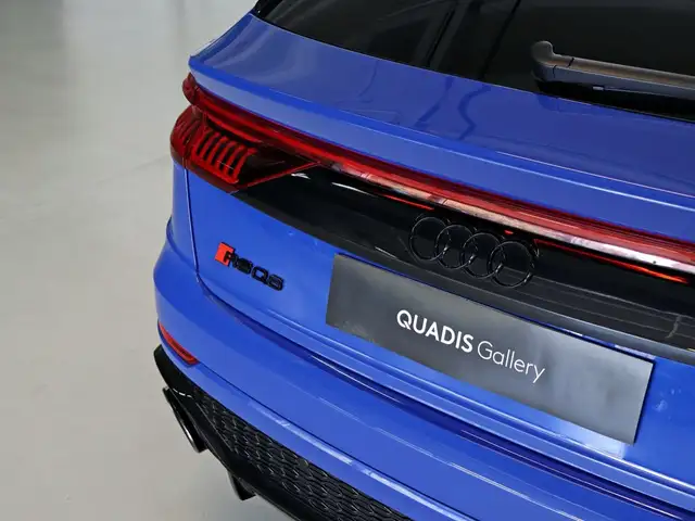 Audi RS Q8 view 24