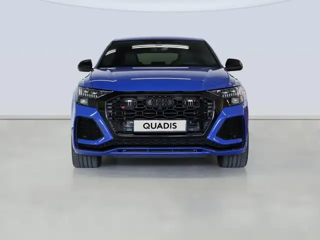 Audi RS Q8 view 4