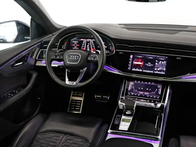Audi RS Q8 view 8