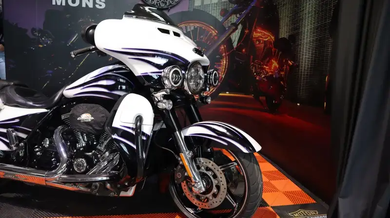 Harley-Davidson Tour Glide - foto 3