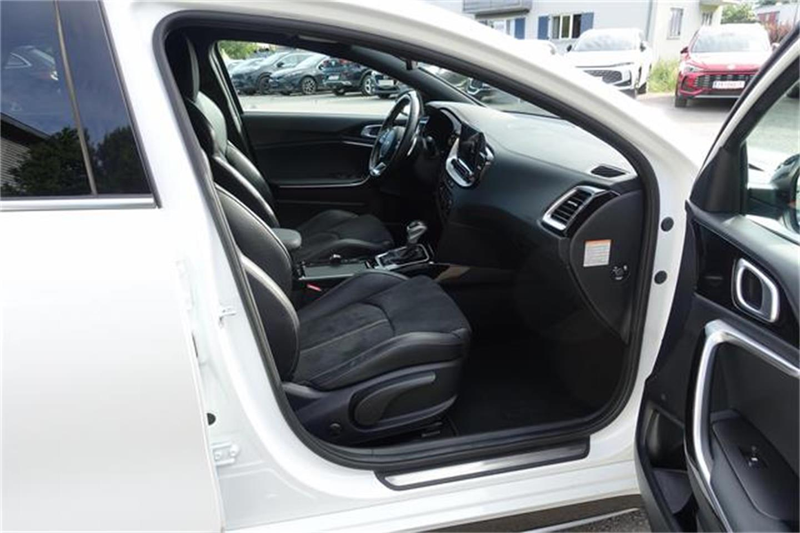 Kia ProCeed / pro_cee'd pro ceed 1,5 TGDI 48V GPF GT-Line DCT — photo 10