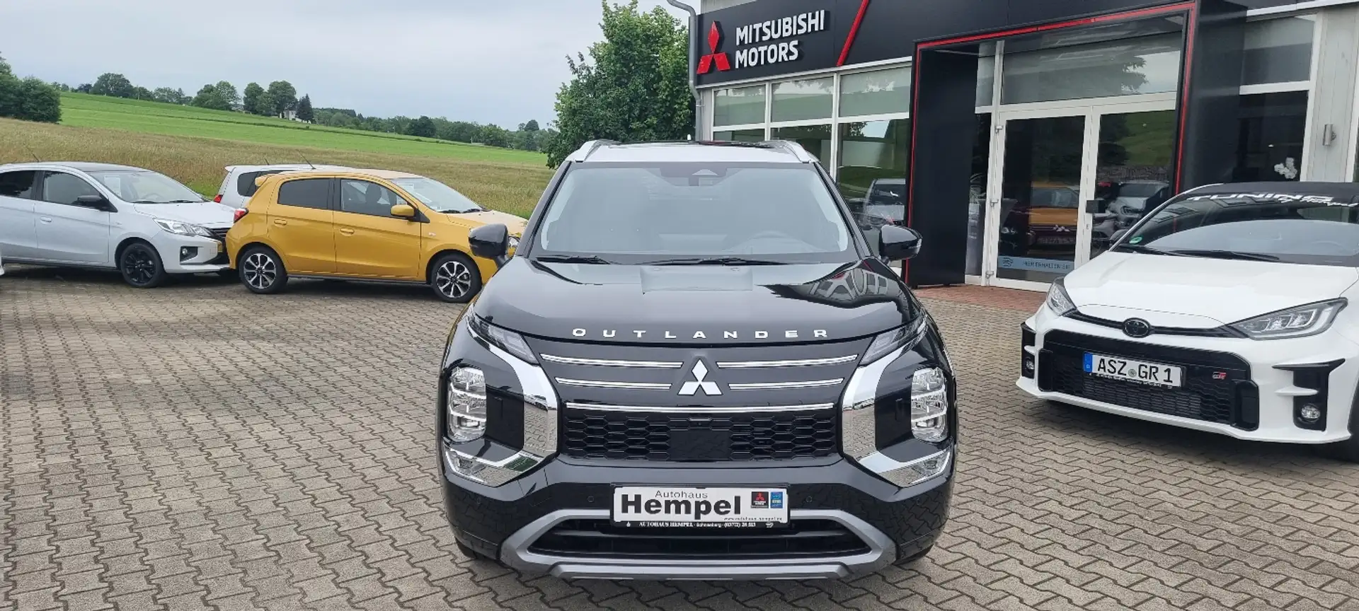Mitsubishi Outlander 2.4L PHEV TOP 2-Farb Schwarz - 2