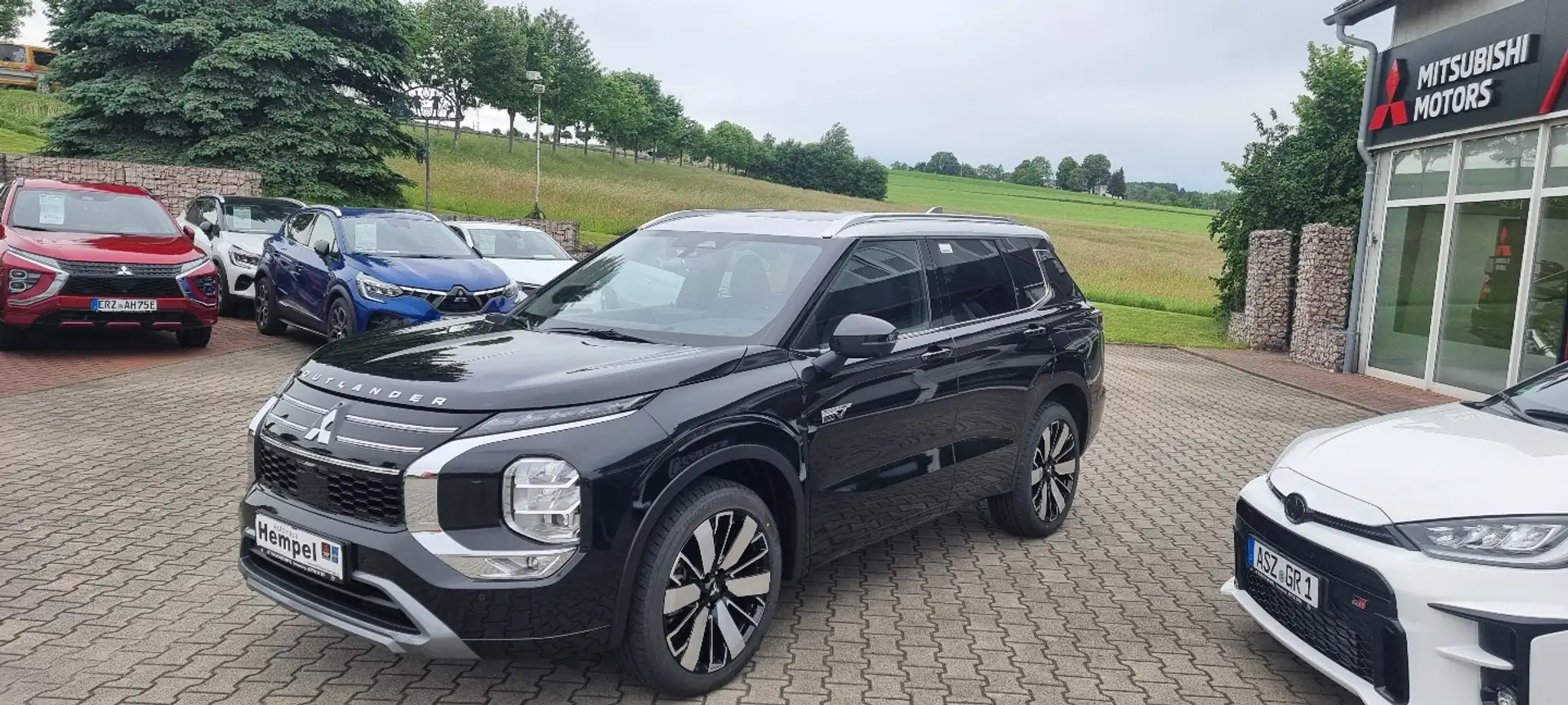 Mitsubishi Outlander 2.4L PHEV TOP 2-Farb Schwarz - 1