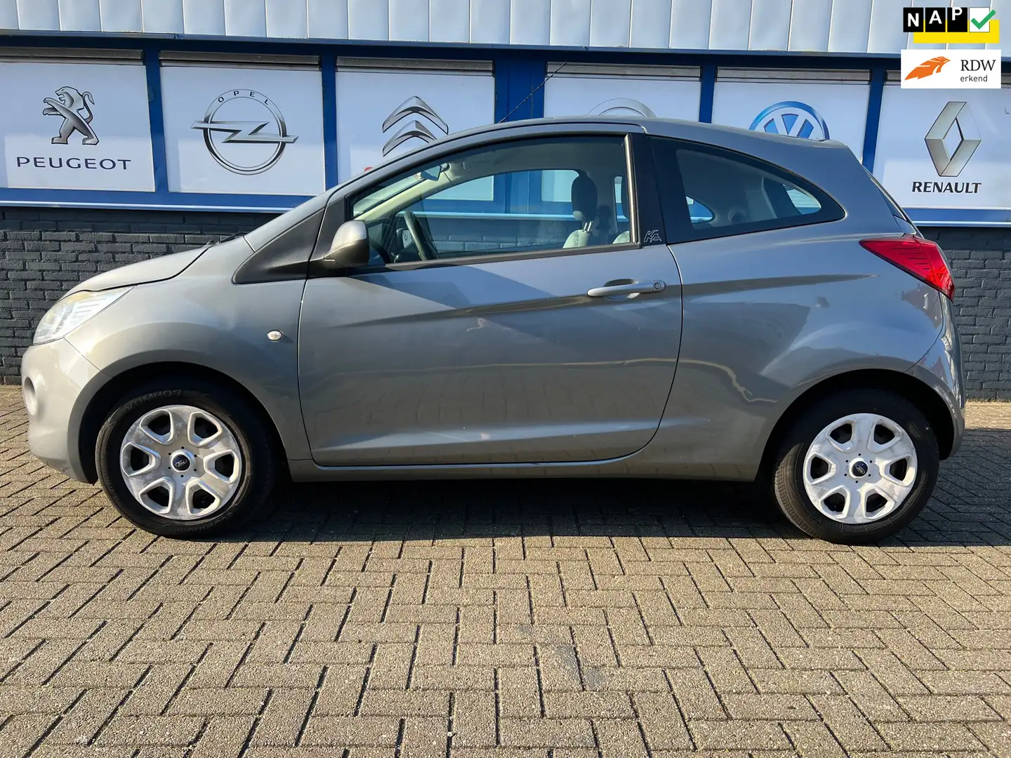 Ford Ka/Ka+ 1.2 Cool & Sound start/stop10-2011 134651km 1500eu Grau - 1