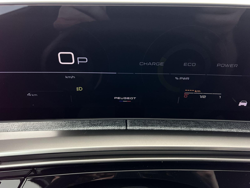 Peugeot 5008 Hybrid GT Exclusive 1.2*NAVI*SHZ*360°K*uvm — photo 11