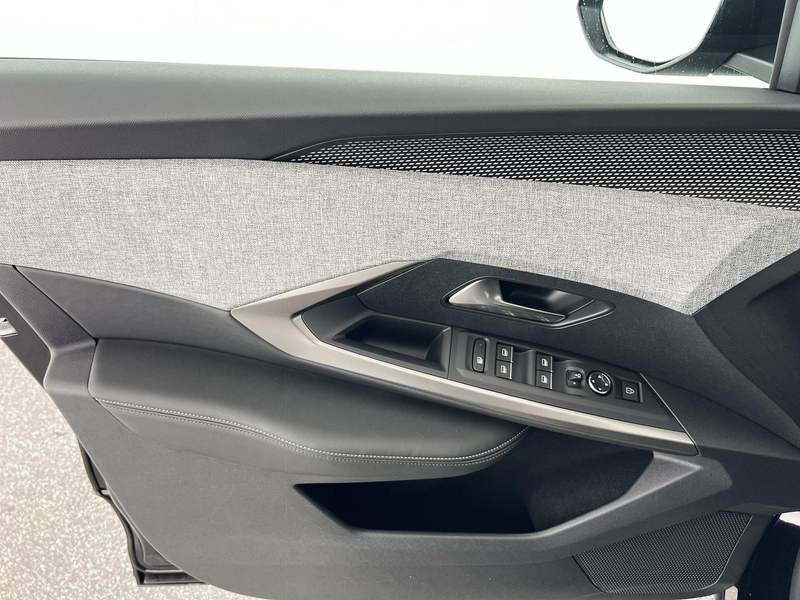 Peugeot 5008 Hybrid GT Exclusive 1.2*NAVI*SHZ*360°K*uvm — photo 10