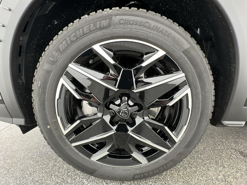 Peugeot 5008 Hybrid GT Exclusive 1.2*NAVI*SHZ*360°K*uvm — photo 6