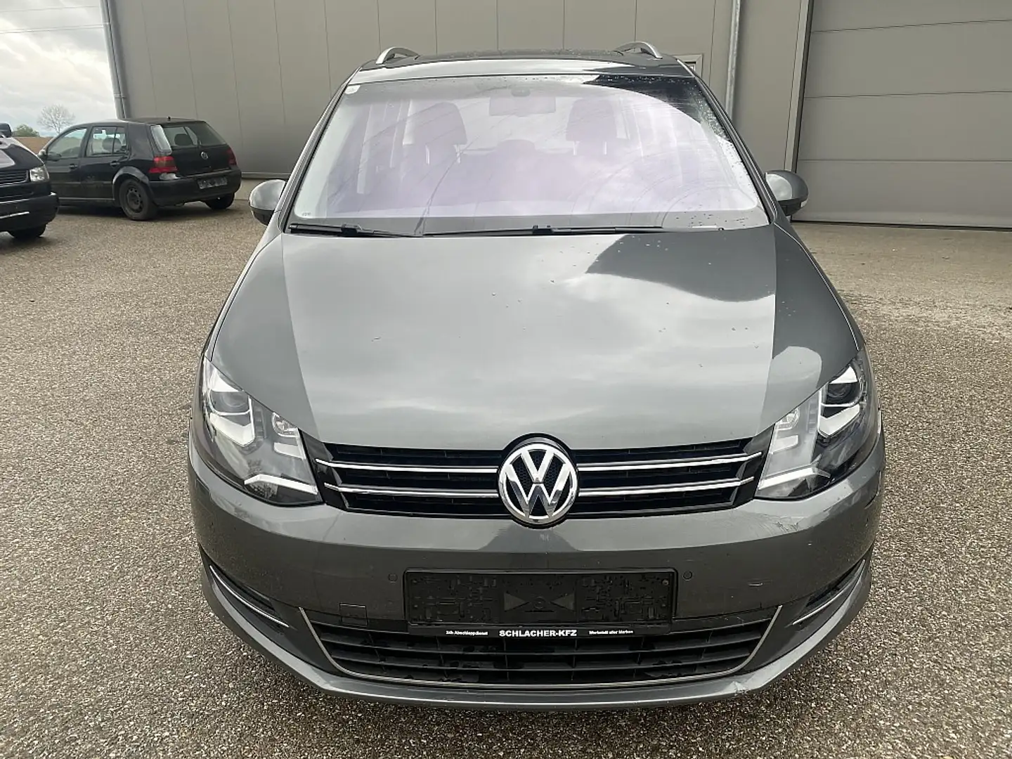 Volkswagen Sharan Sky BMT 2,0 TDI DPF 4Motion Grau - 2