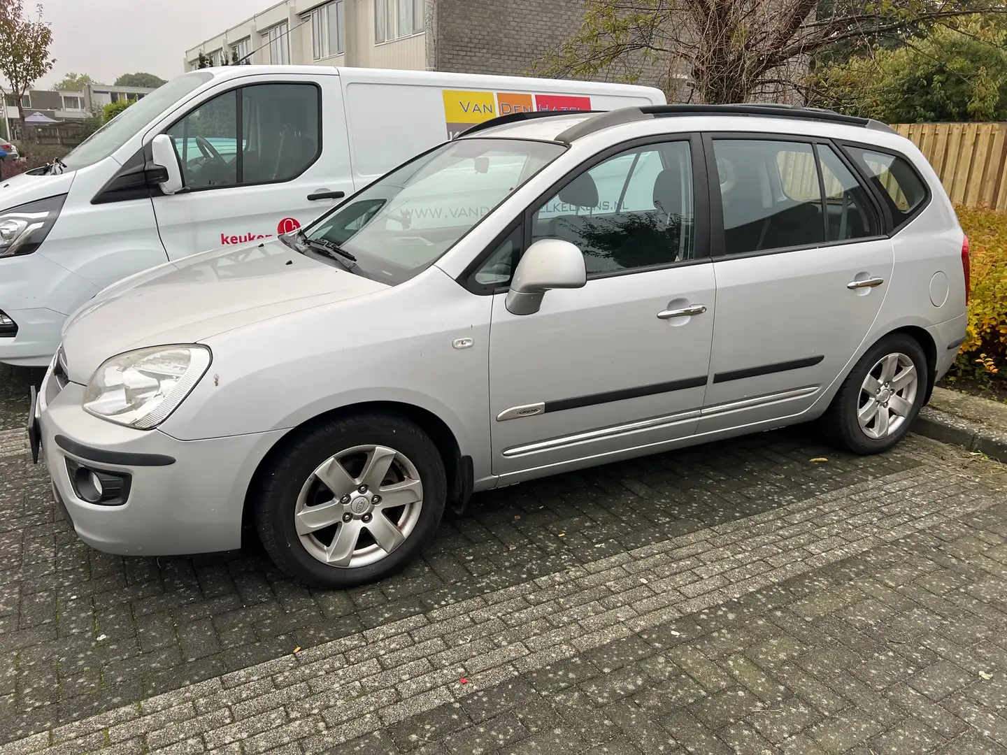 Kia Carens 2.0 CVVT Automaat (not for export) Stříbrná - 2