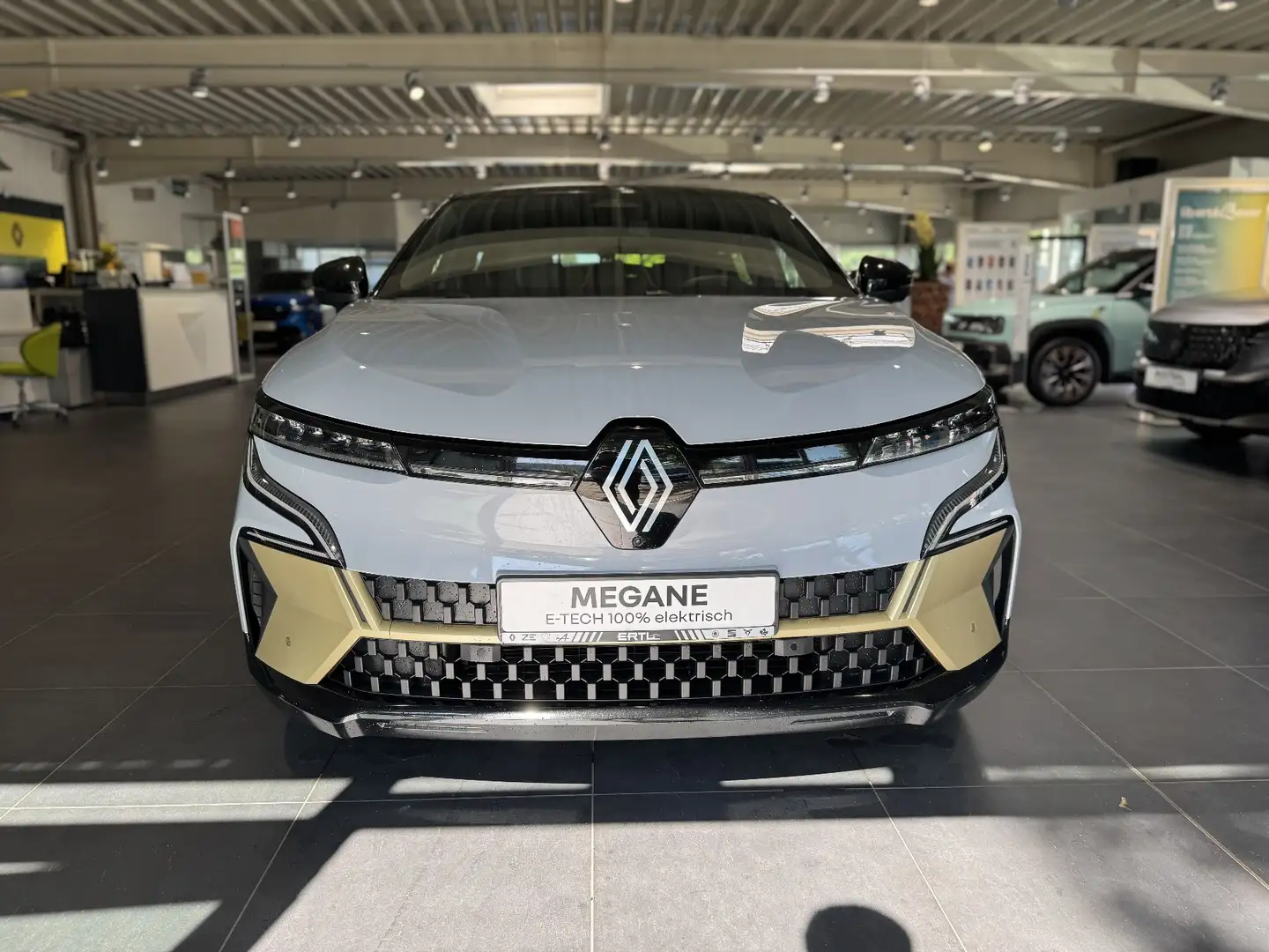 Renault Megane E-Tech 100% ele ICONIC EV60 220hp Grau - 2