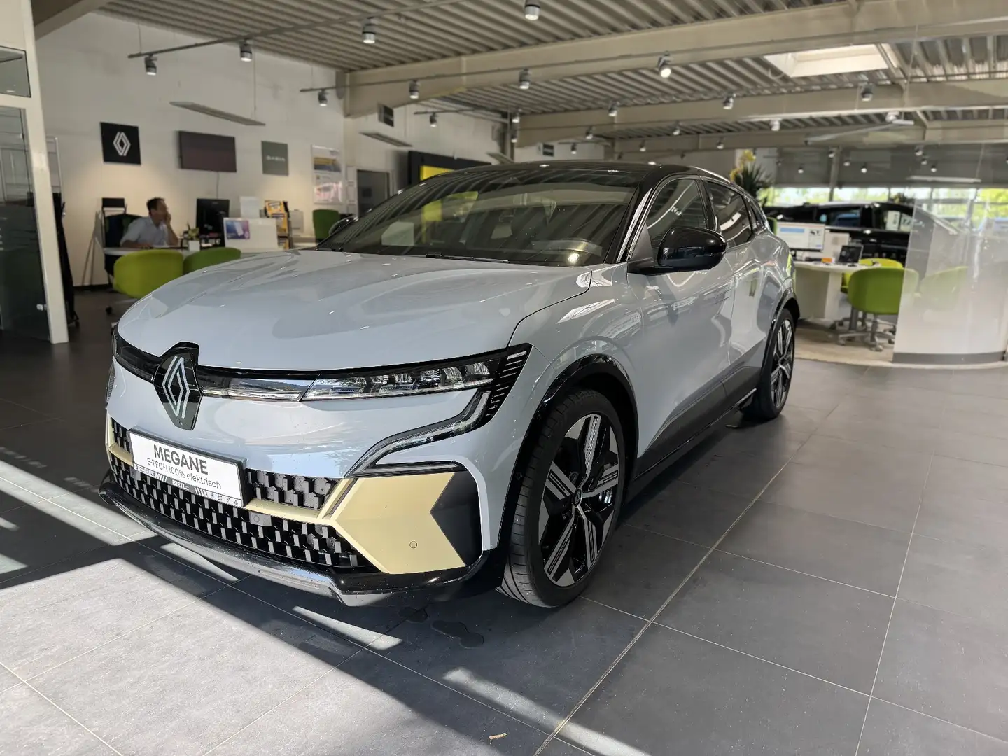 Renault Megane E-Tech 100% ele ICONIC EV60 220hp Grau - 1