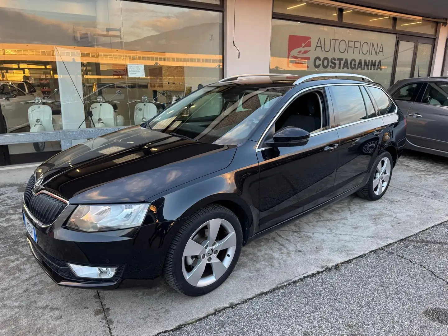 Skoda Octavia Octavia Wagon 1.6 tdi cr Ambition 105cv Nero - 1