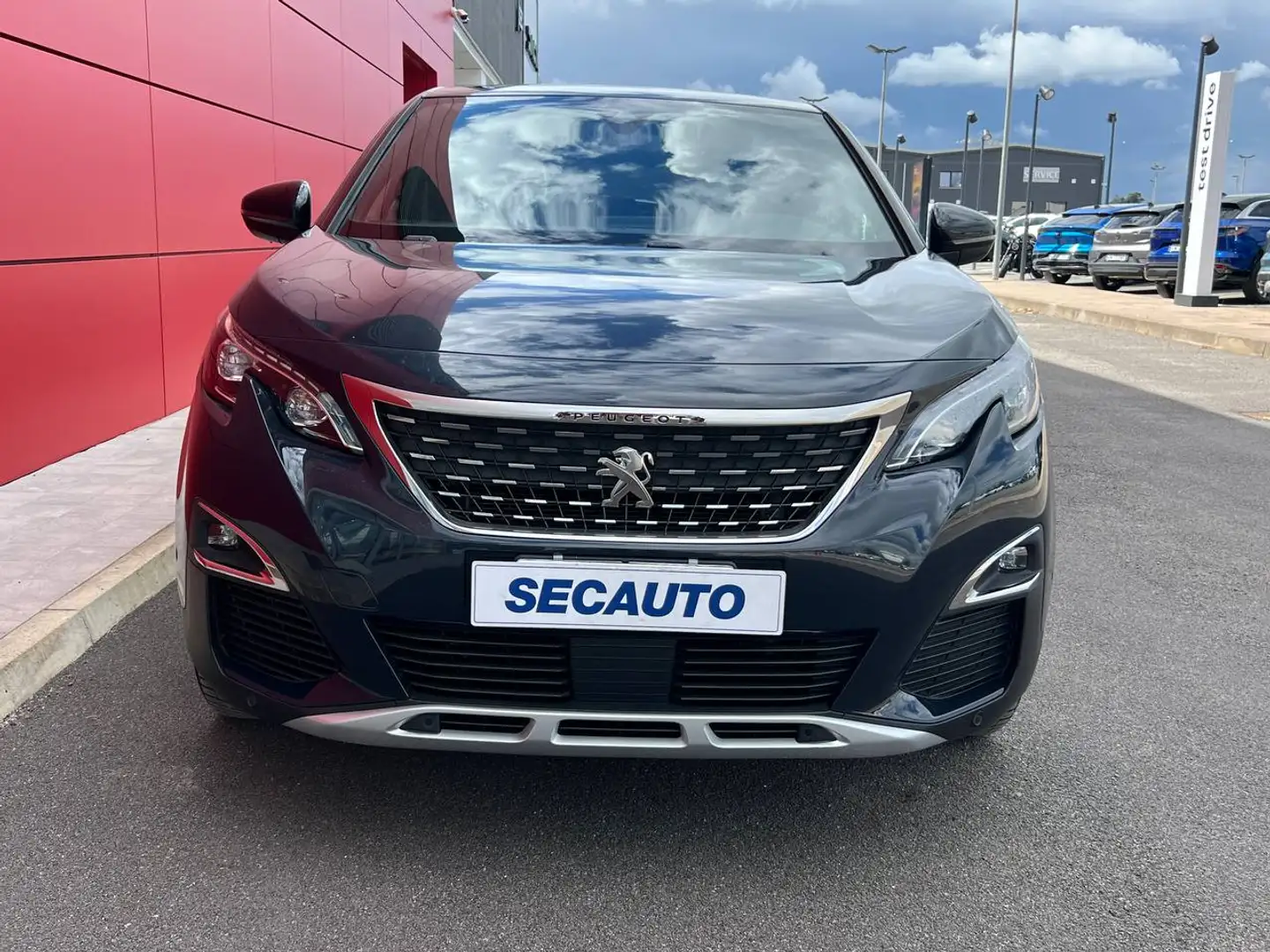 Peugeot 3008 1.6 BlueHDi GT Line Grau - 1