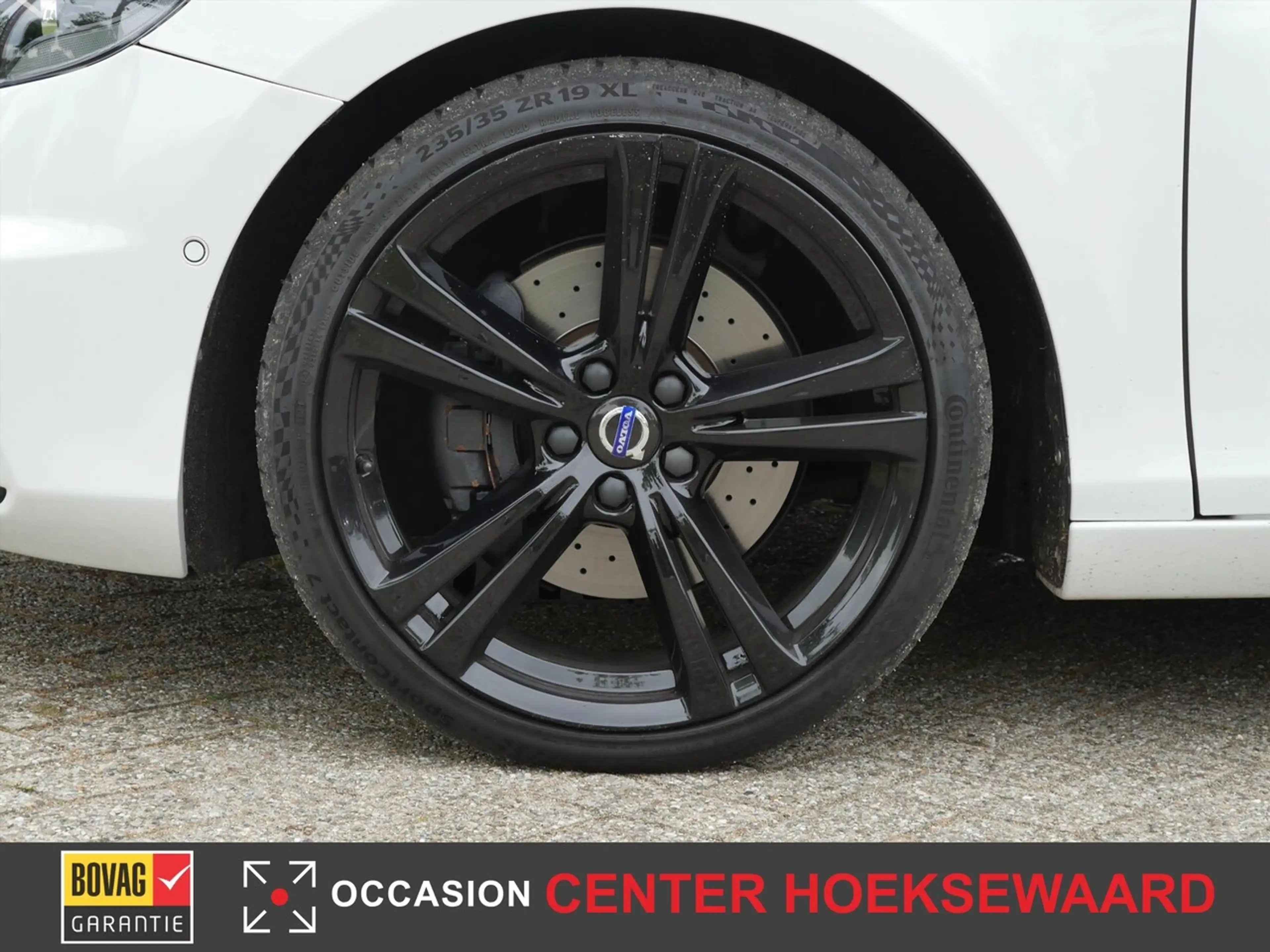 Volvo V40 2.0 T5 Carbon Edition — photo 15