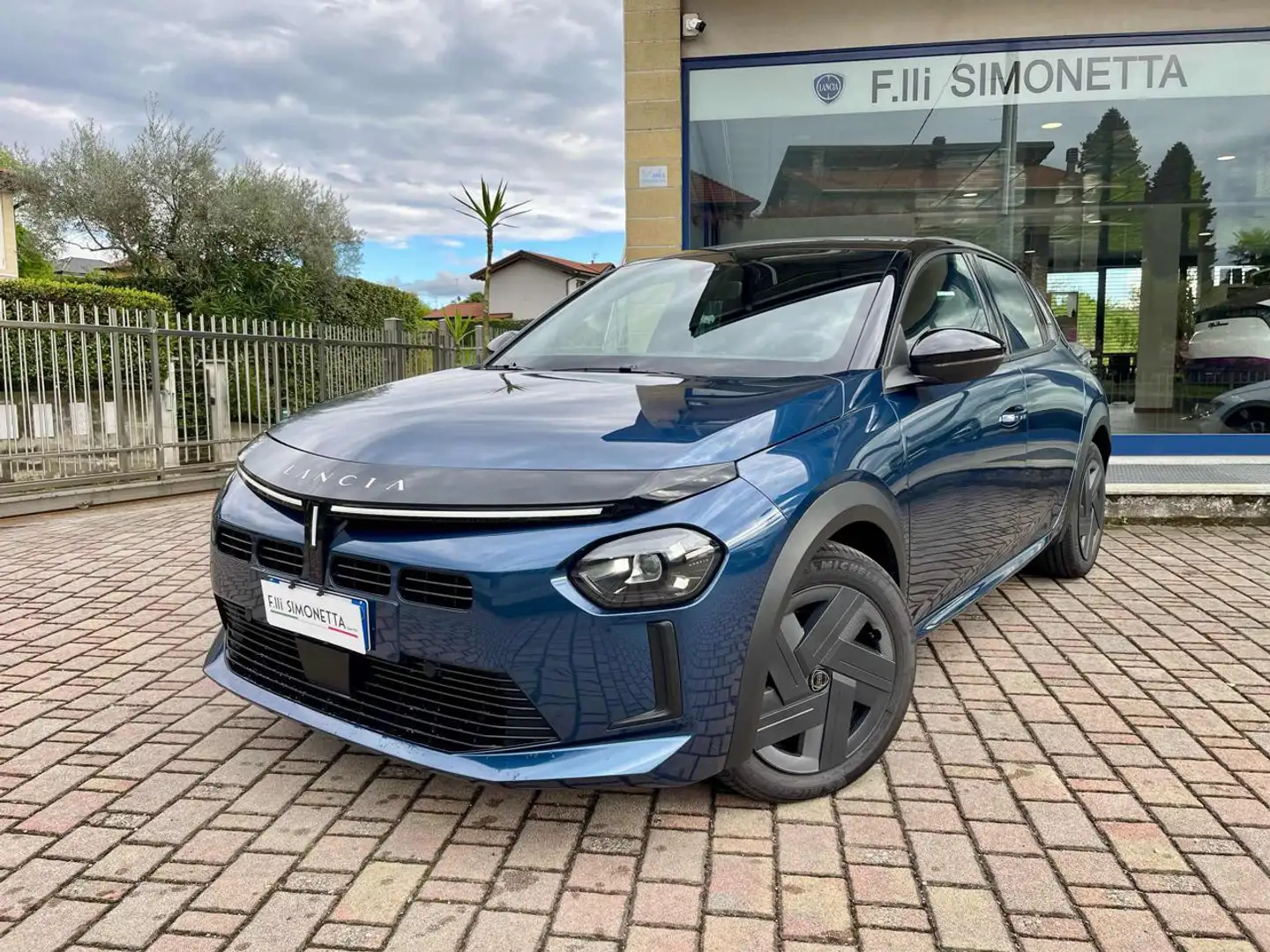 Lancia Ypsilon 1.2 Hybrid e-DCT - KM0 Blu/Azzurro - 1
