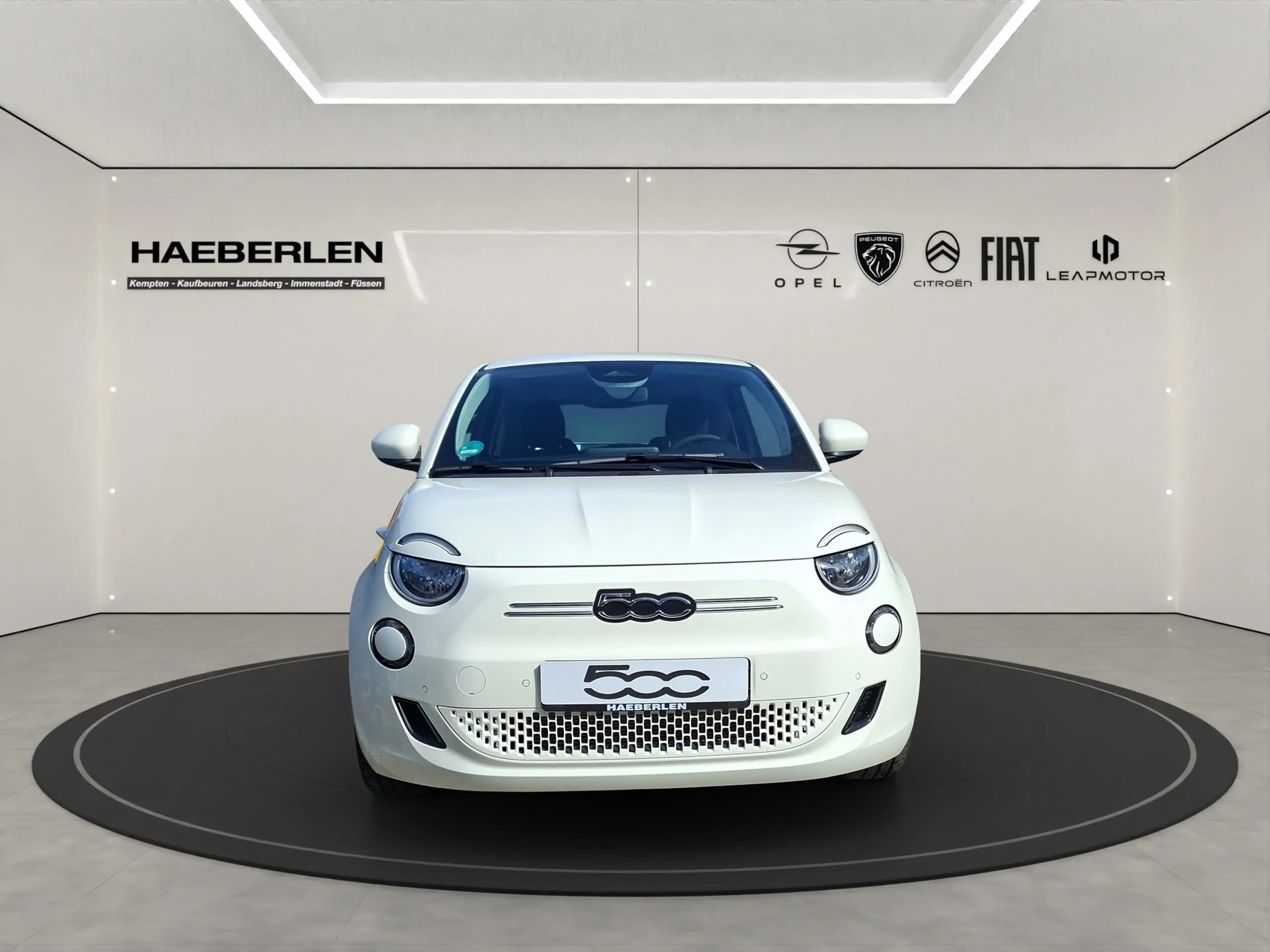 Fiat 500e Icon ACC+SHZ+360+Kam.+KlimaA+LM+SpurW+ — photo 6