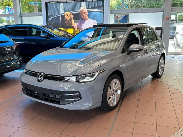 Volkswagen Golf VIII 1,5 TSI LIFE PANO