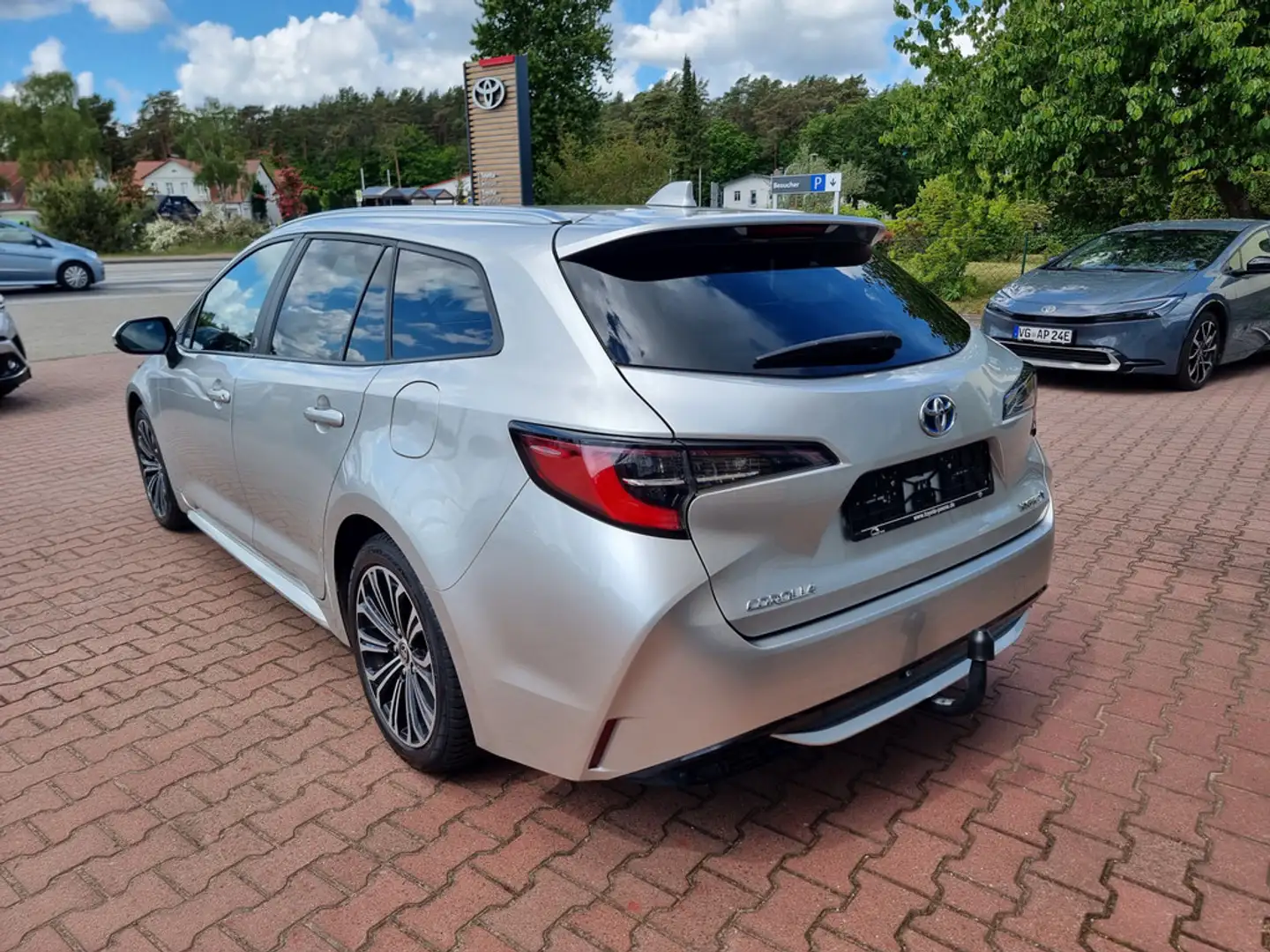 Toyota Corolla Touring Sports 2.0 Hybrid Team D Silver - 2