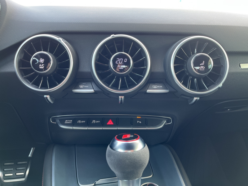 Audi TT 45 2.0 TFSI Roadster s tronic — photo 14