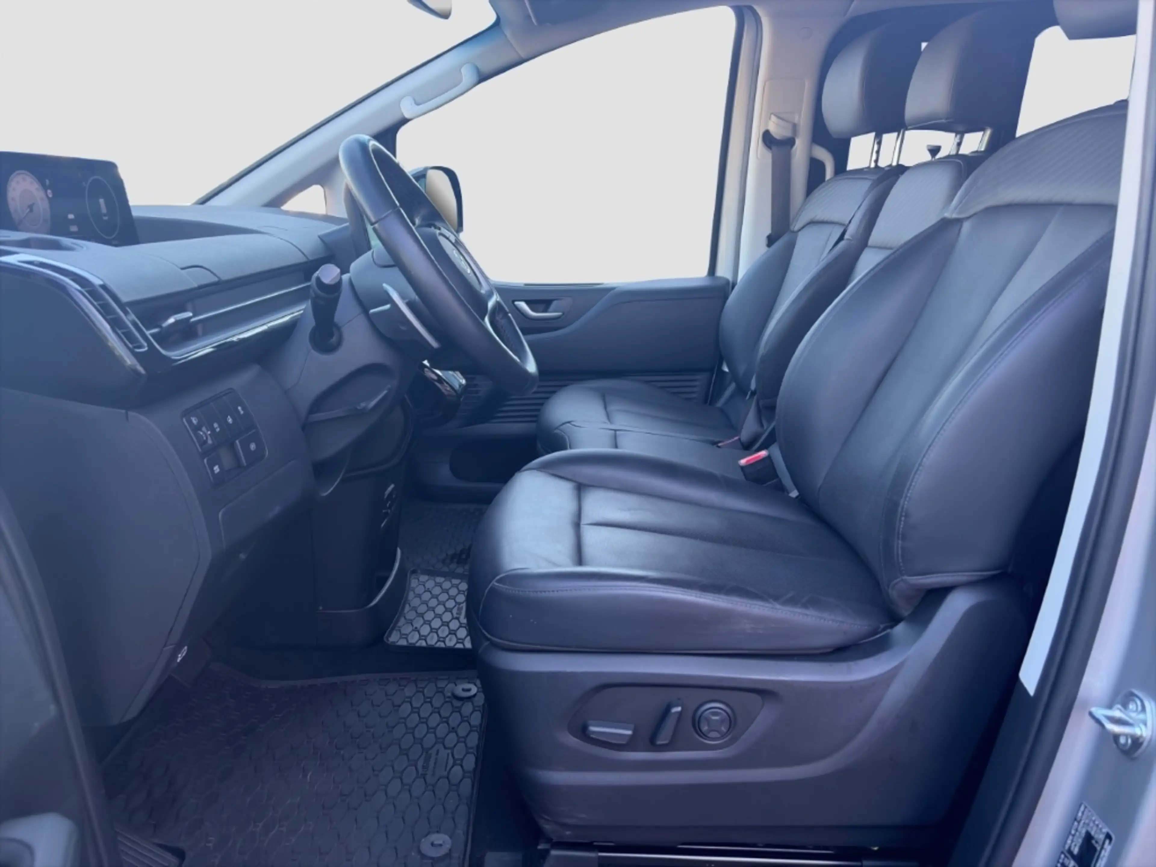 Hyundai STARIA PRIME 2.2 CRDi 4WD *PANO*LEDER*LED*CARPLAY* — photo 7