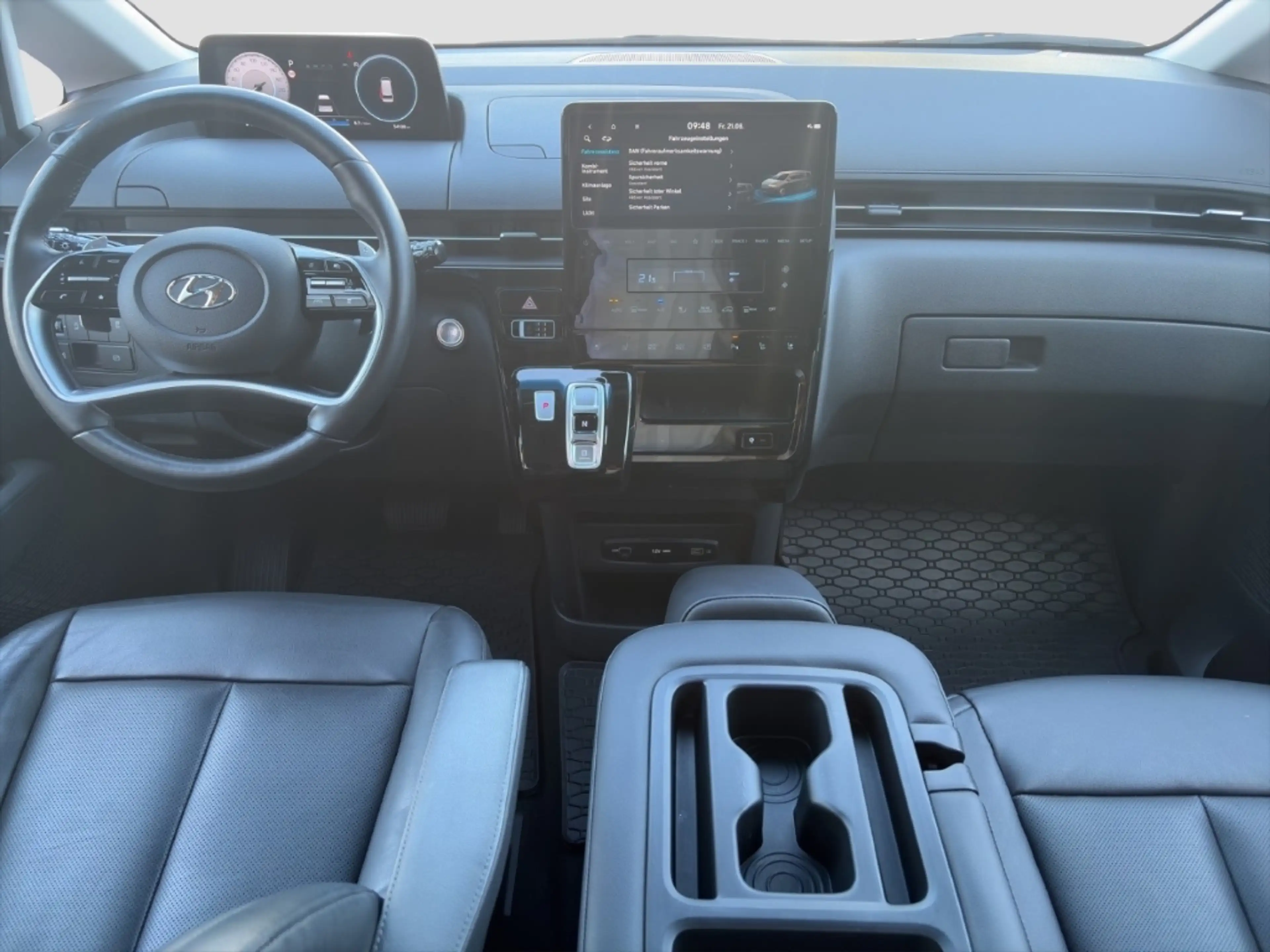 Hyundai STARIA PRIME 2.2 CRDi 4WD *PANO*LEDER*LED*CARPLAY* — photo 10