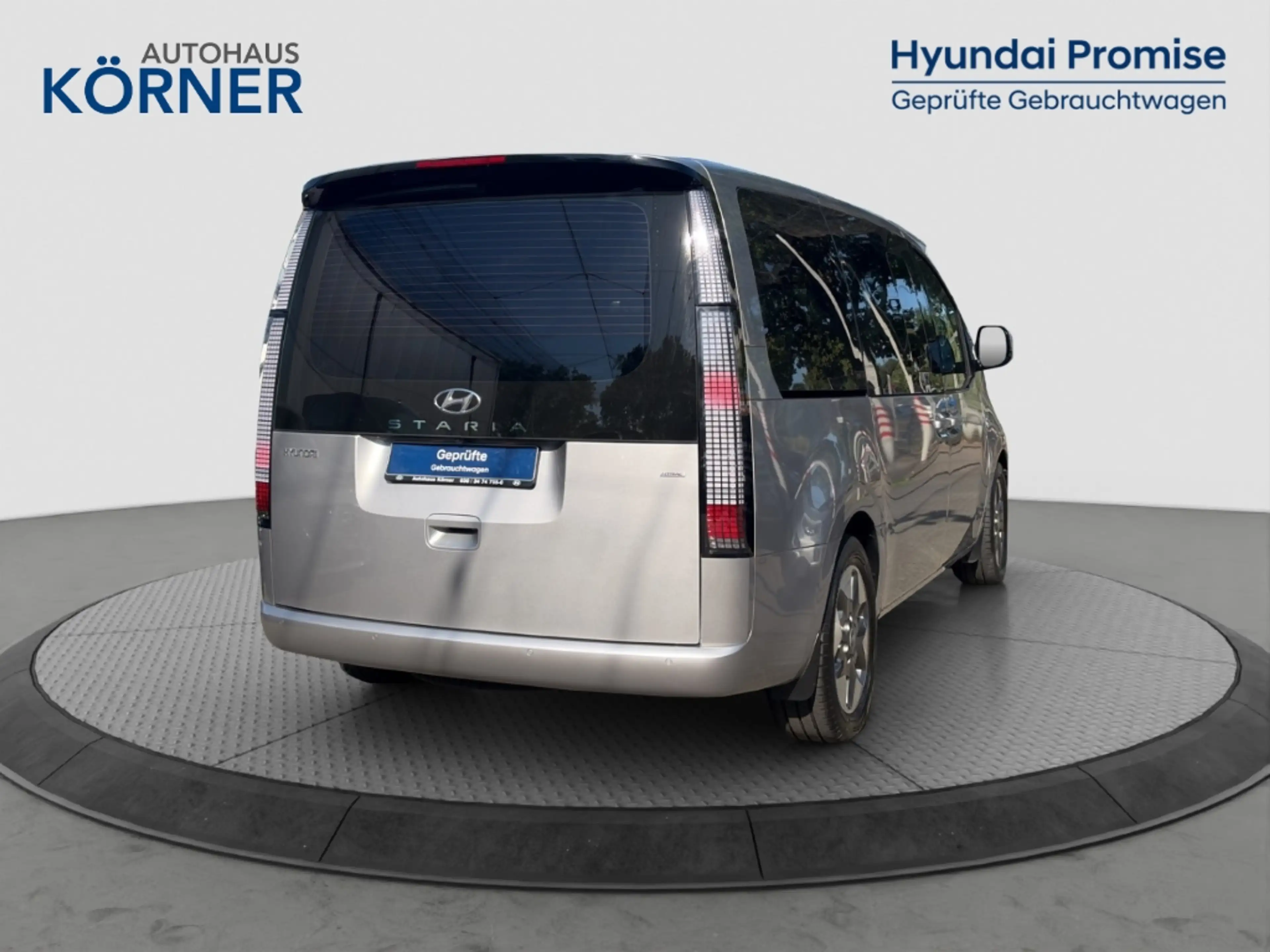 Hyundai STARIA PRIME 2.2 CRDi 4WD *PANO*LEDER*LED*CARPLAY* — photo 4