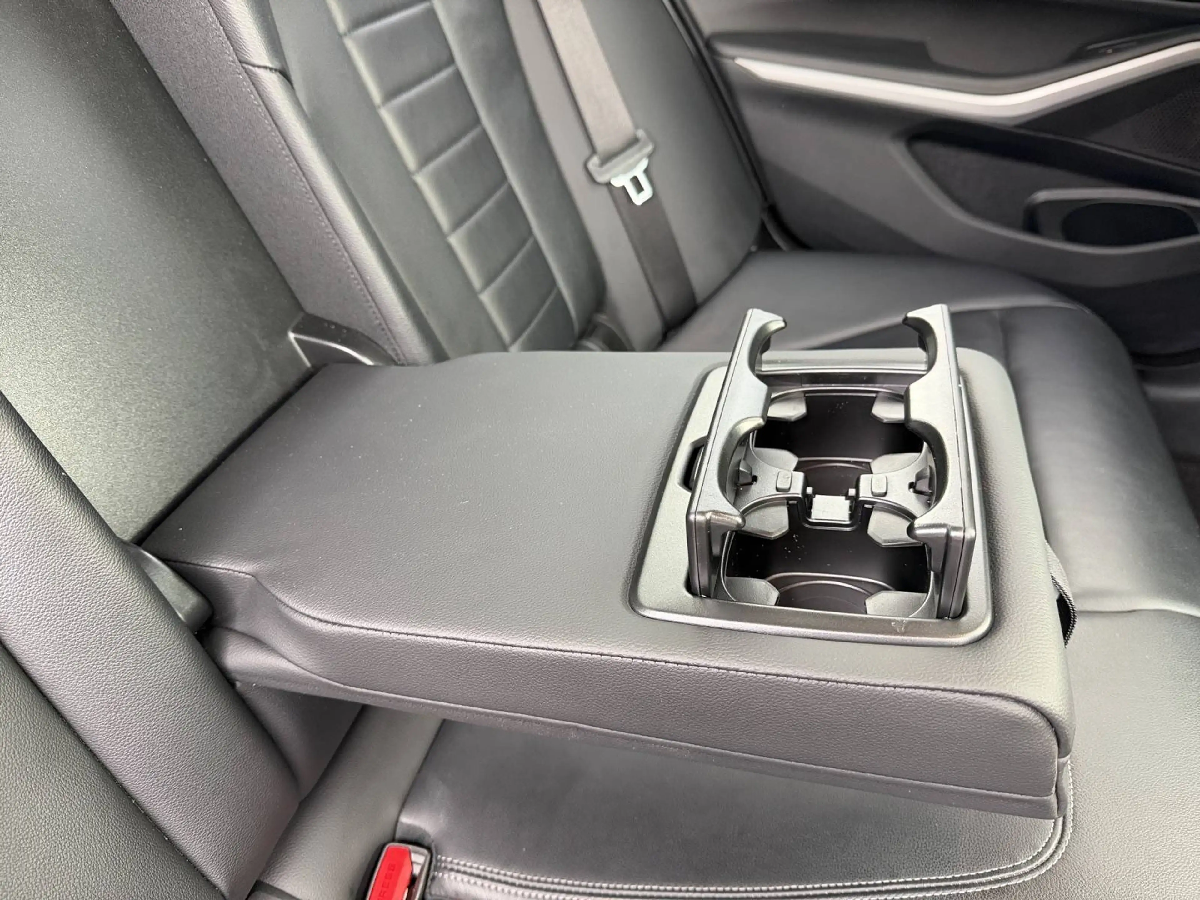 BMW 318 i Limousine Advantage Aut. *SCHIEBEDACH, LED, LEDER, SHZ, PA* — photo 15