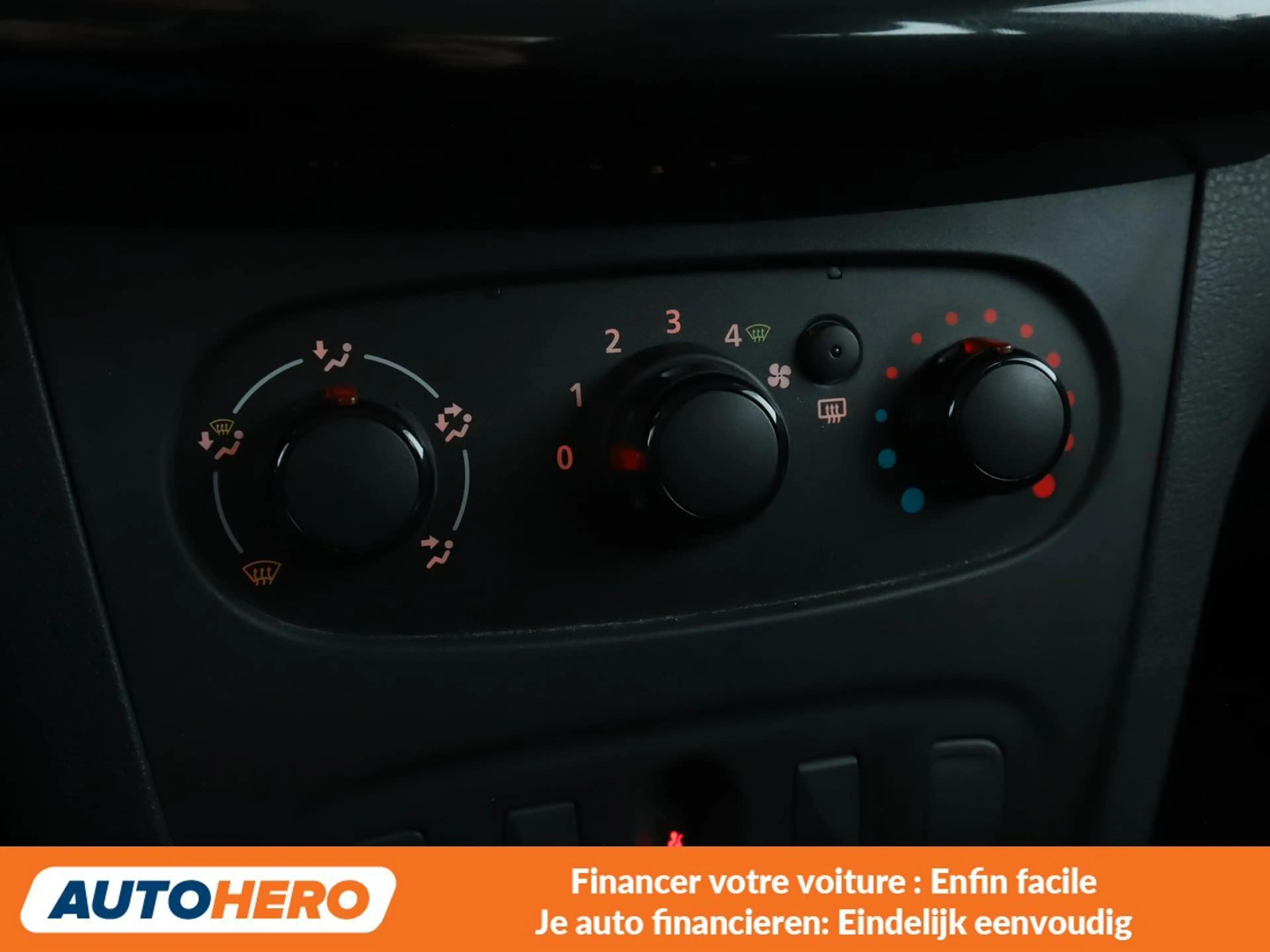 Dacia Logan 1.0 Acces — photo 8