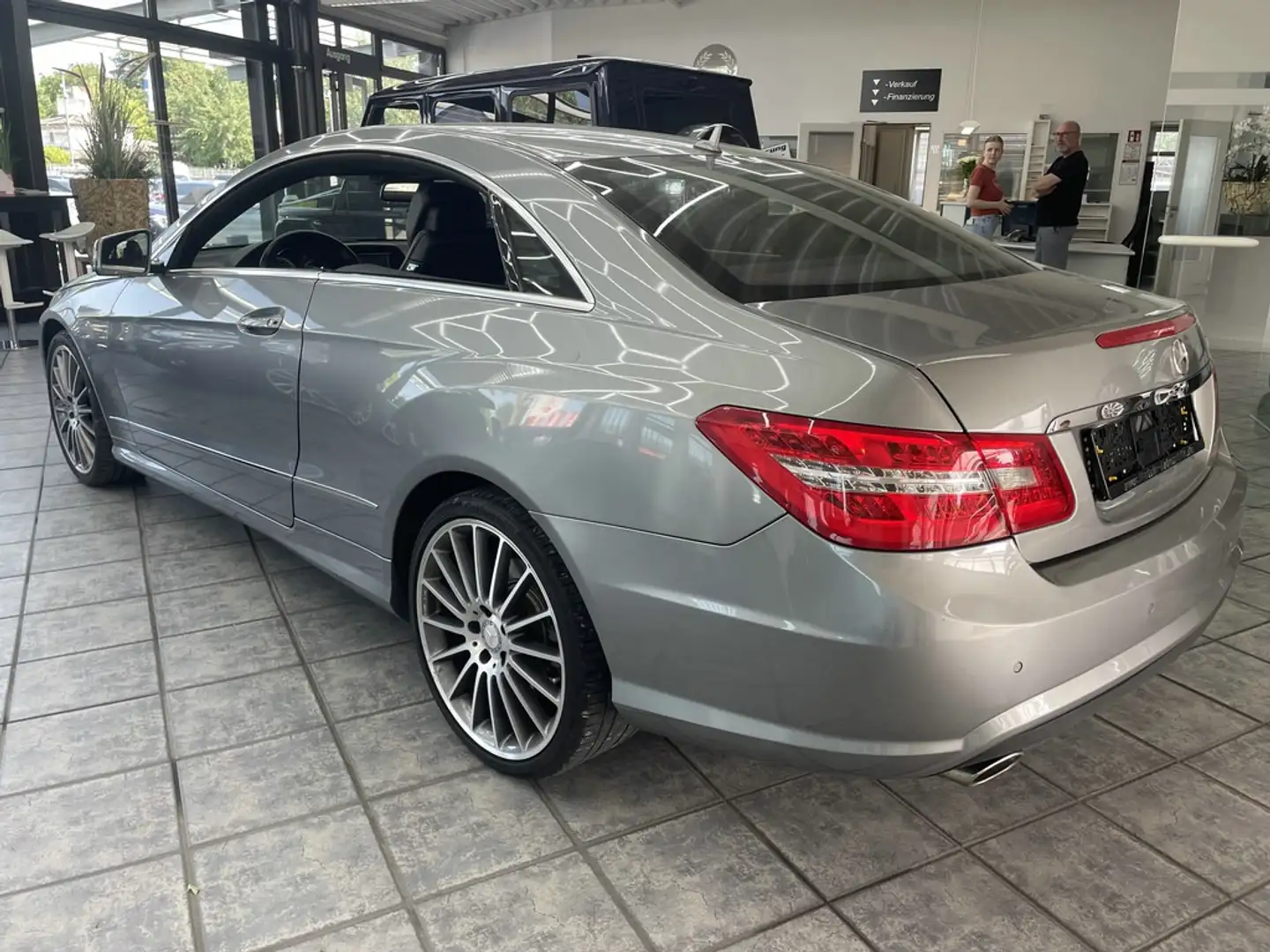 Mercedes-Benz E 350 CDI BE Coupe AMG-Line, Navi, 7G, Leder Grau - 2