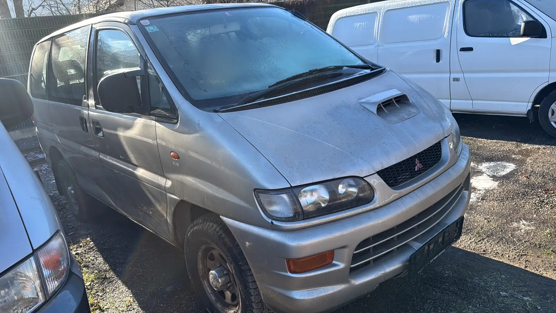 Mitsubishi Space Gear Space Gear Allrad TD GLX Grau - 2