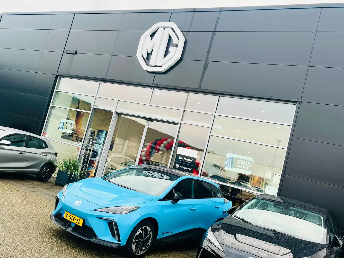 Toyota Corolla 1.8 Hybrid Active | Navi | Camera | Climate Contro Noir - 2