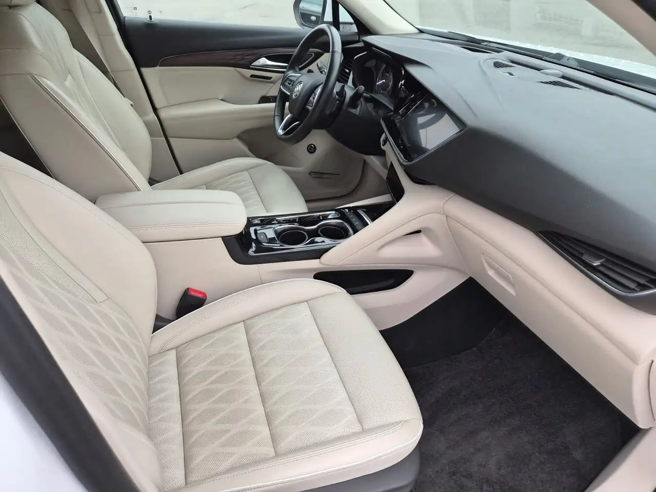 Buick Envision photo Buick Envision
