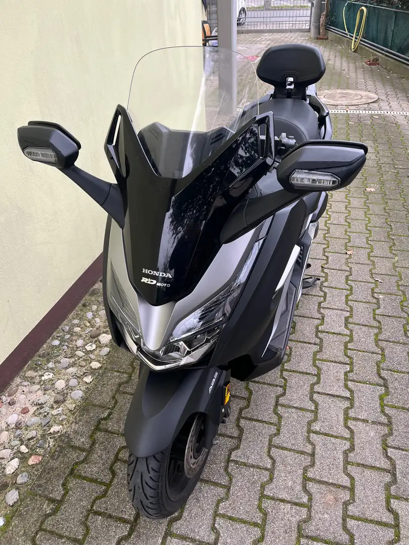 Honda Forza 300 Noir - 1