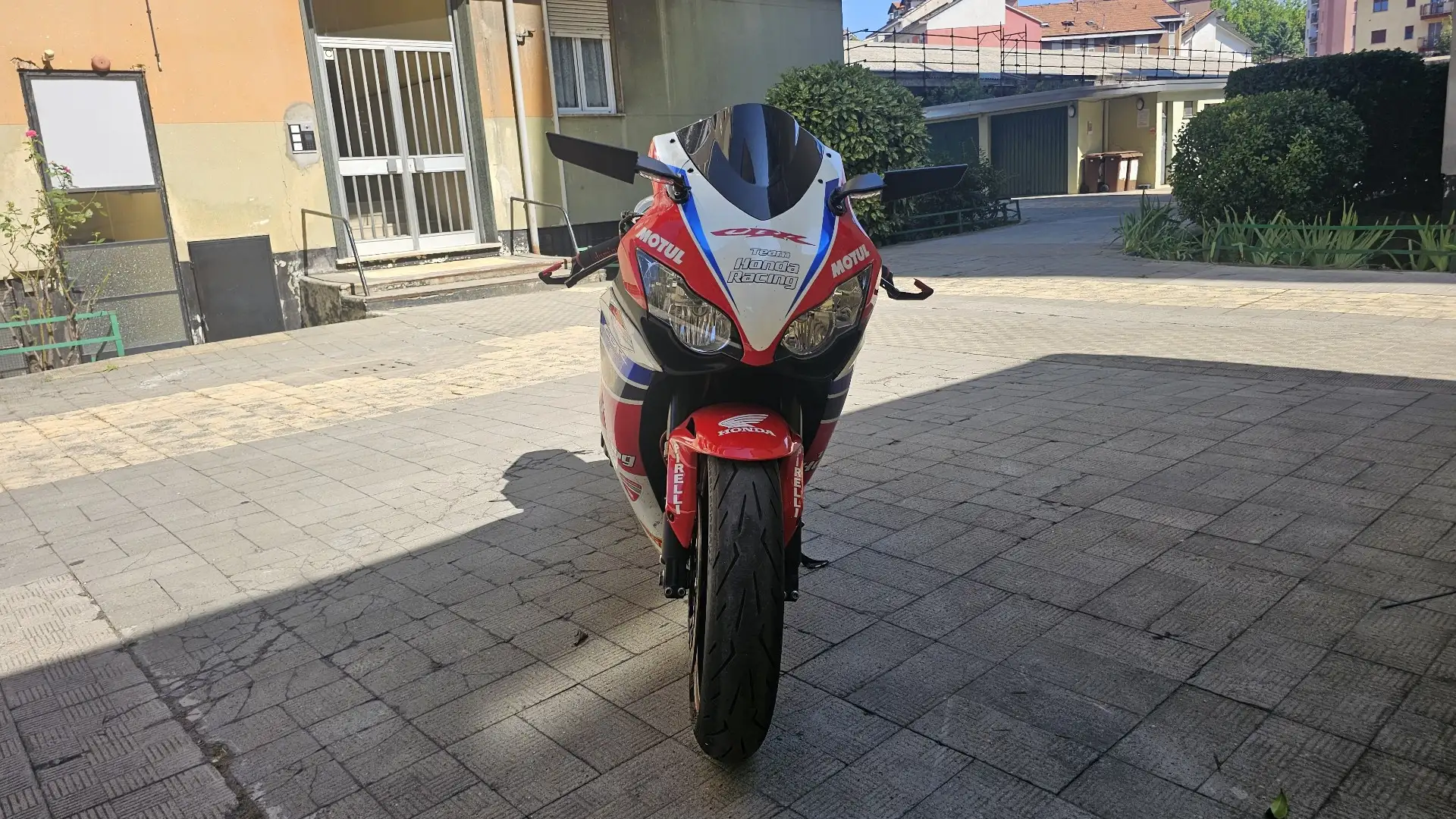 Honda CBR 1000 Rosso - 2