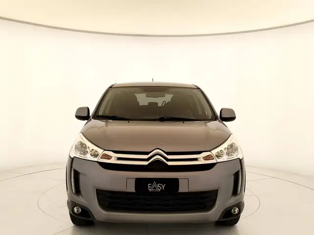 Citroen C4 Aircross view 2